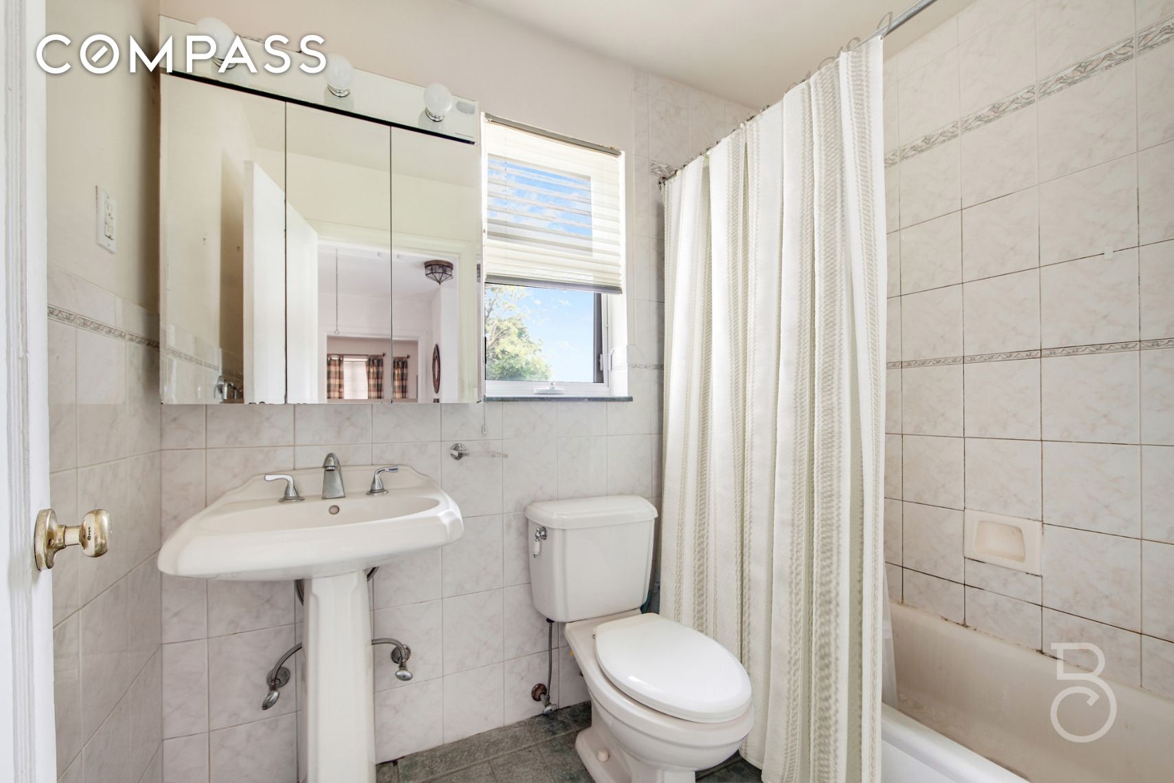 #6 photo, 13-12 146th Street, クイーンズ区 Whitestone , NY 11357