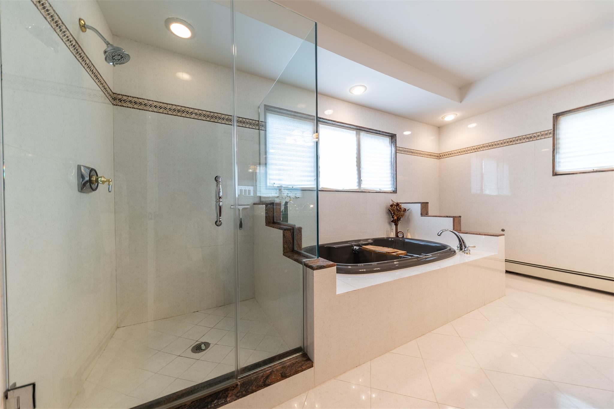 #18 photo, 102 Davison Avenue, ナッソー郡 Oceanside , NY 11572