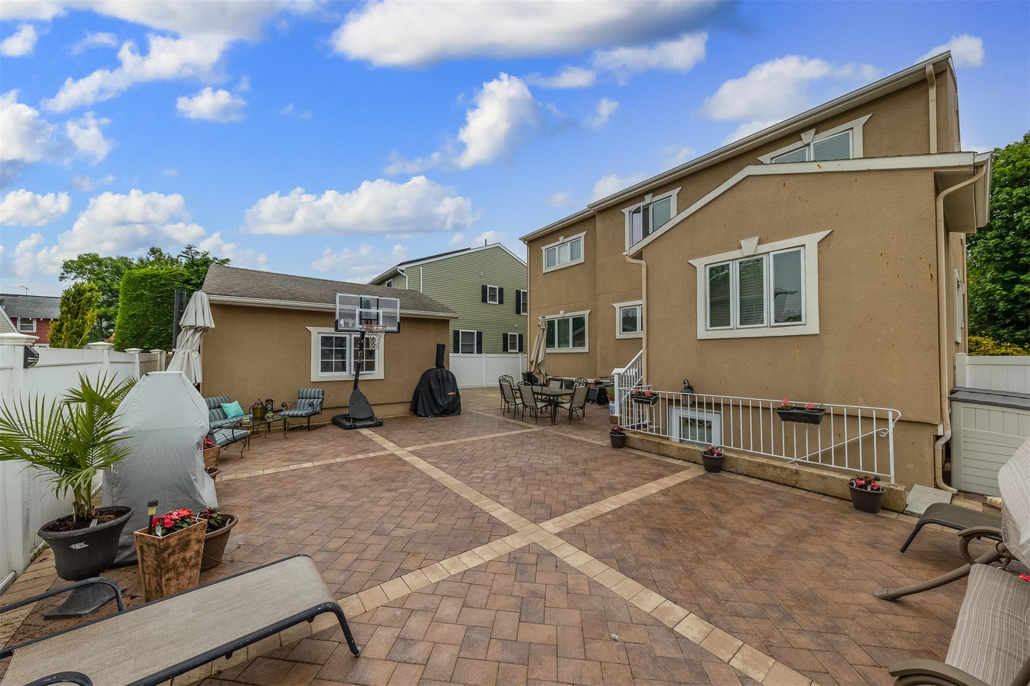 #19 photo, 102 Davison Avenue, ナッソー郡 Oceanside , NY 11572