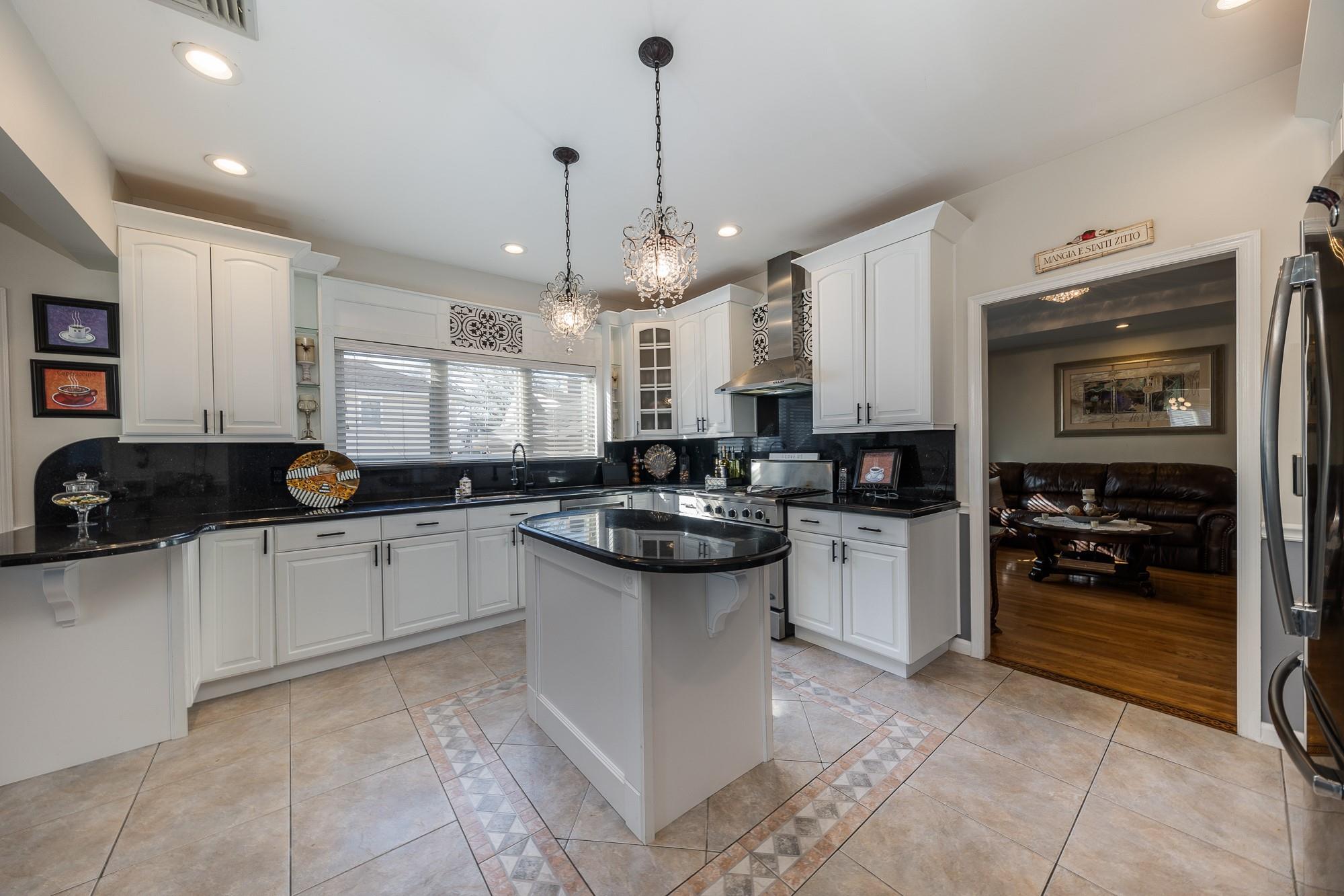 #5 photo, 102 Davison Avenue, ナッソー郡 Oceanside , NY 11572