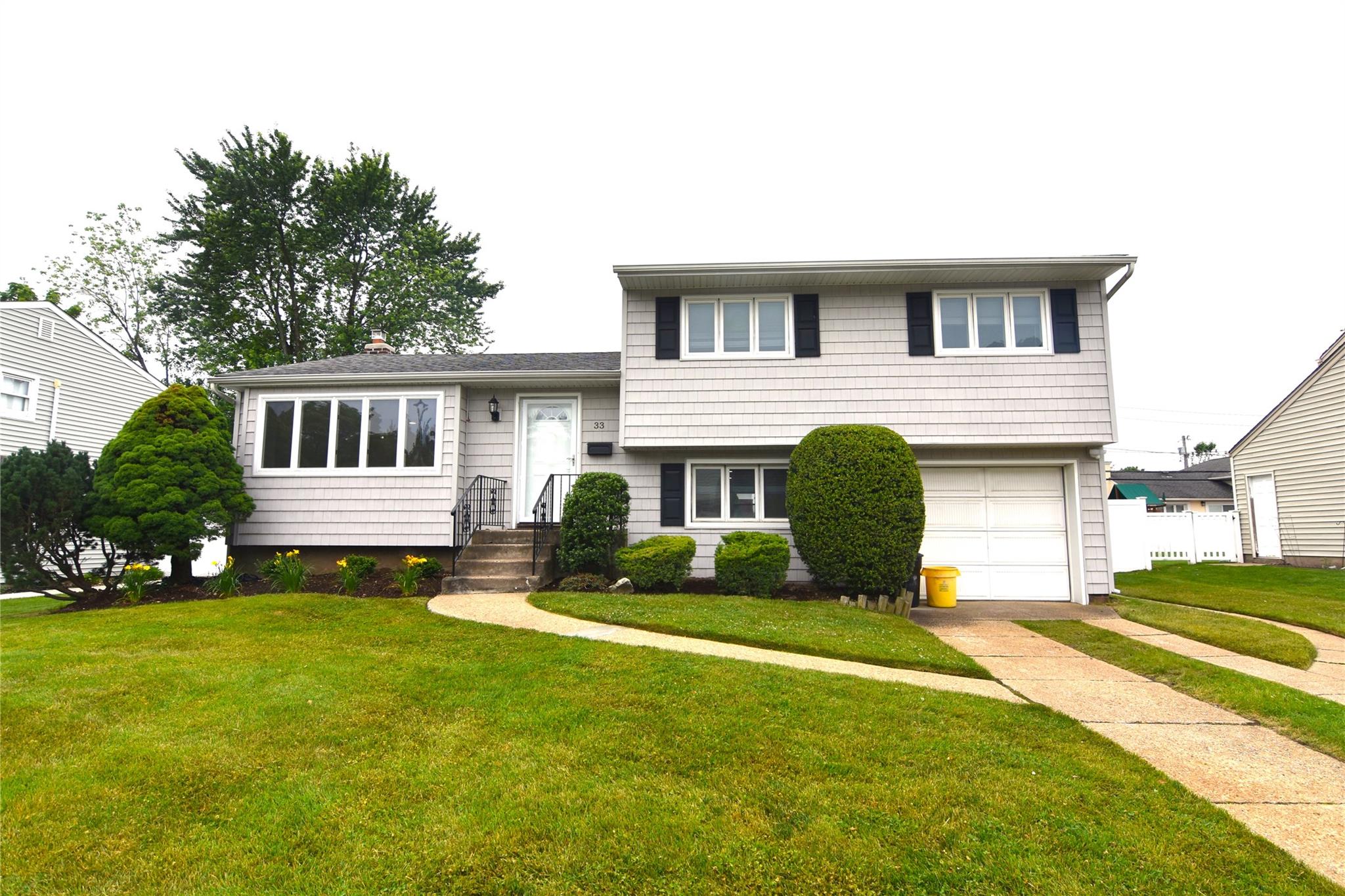 #1 photo, 33 Sylvia Lane, ناسو Plainview , NY 11803
