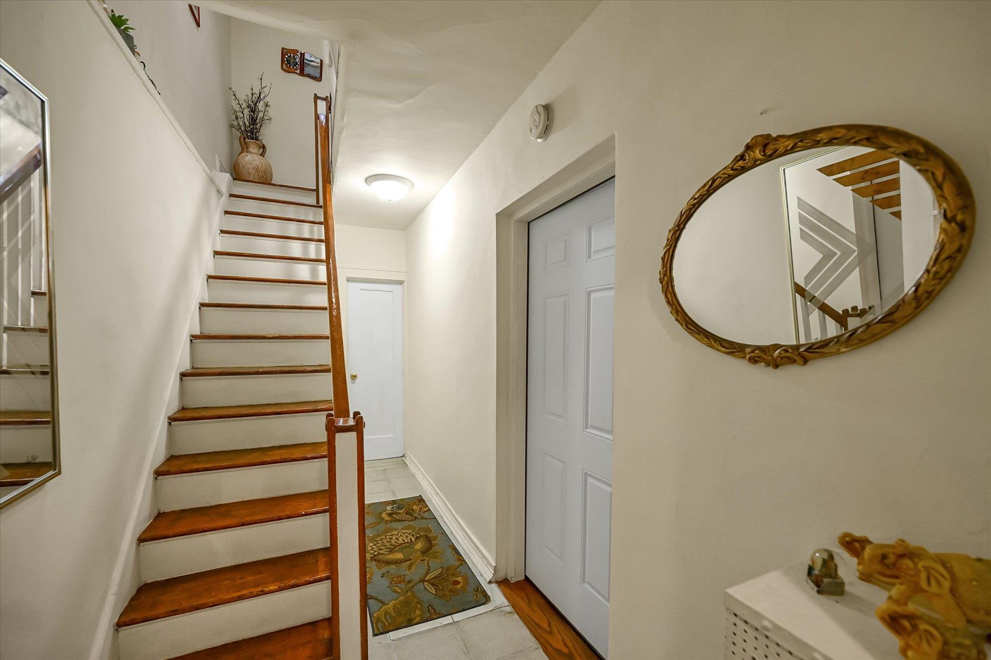 #3 photo, 23-16 101st Street, クイーンズ区 East Elmhurst , NY 11369