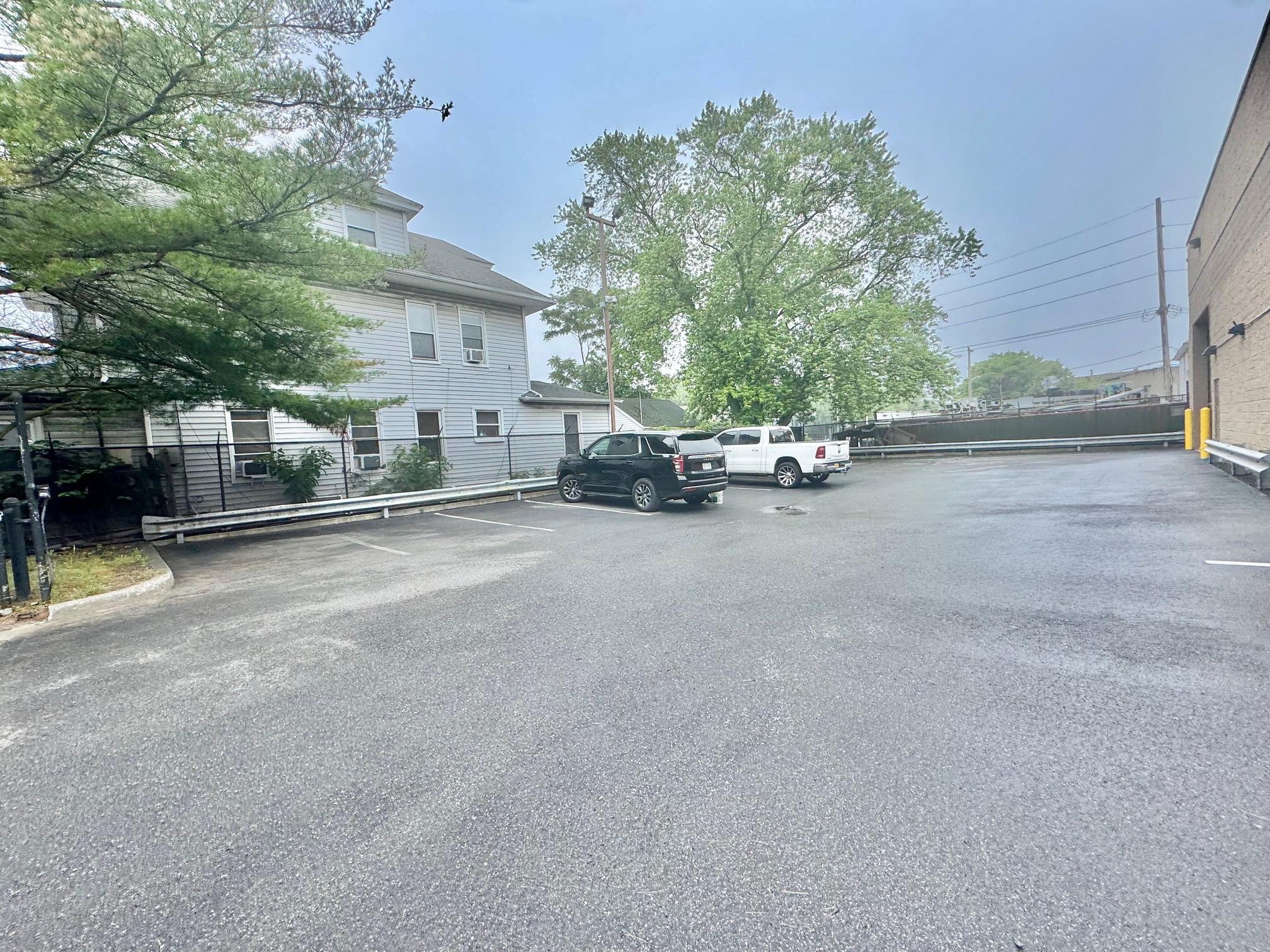 #2 photo, 130 Sheridan Boulevard, ナッソー郡 Inwood , NY 11096