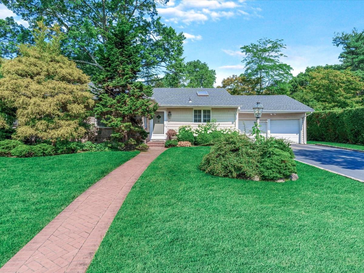 #1 photo, 12 Pine Drive, Roslyn , NY 11576