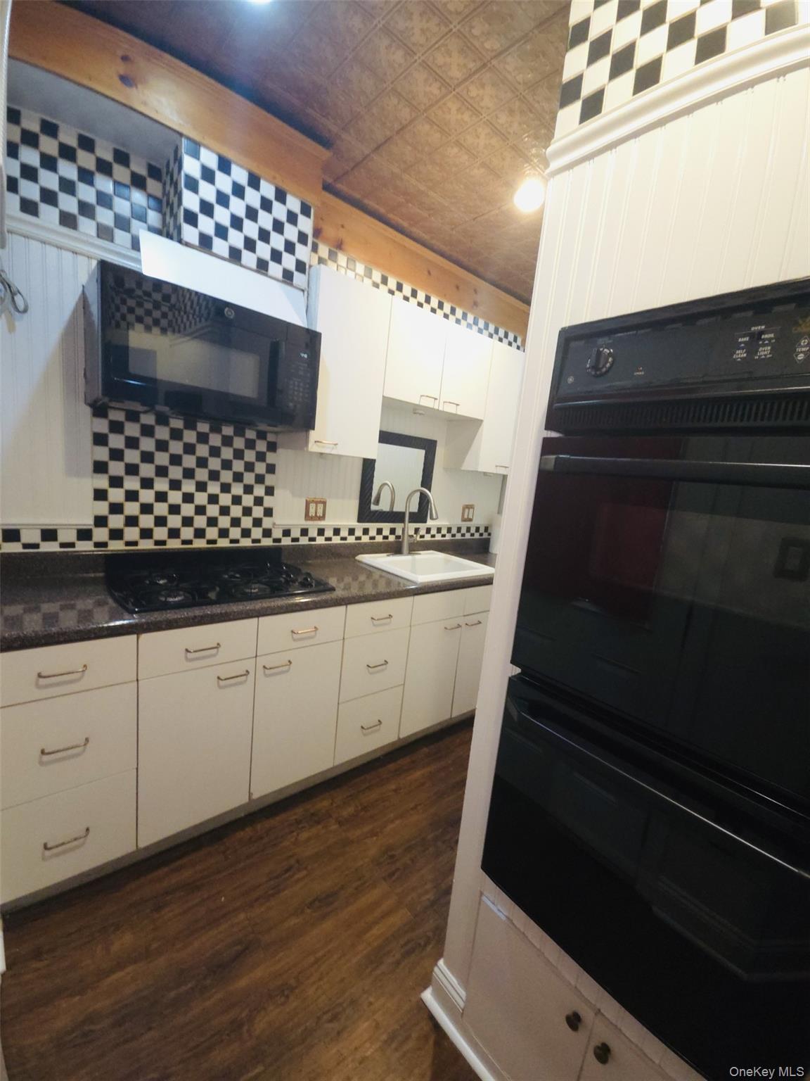 #10 photo, 1114 1st Avenue, New Hyde Park , NY 11040