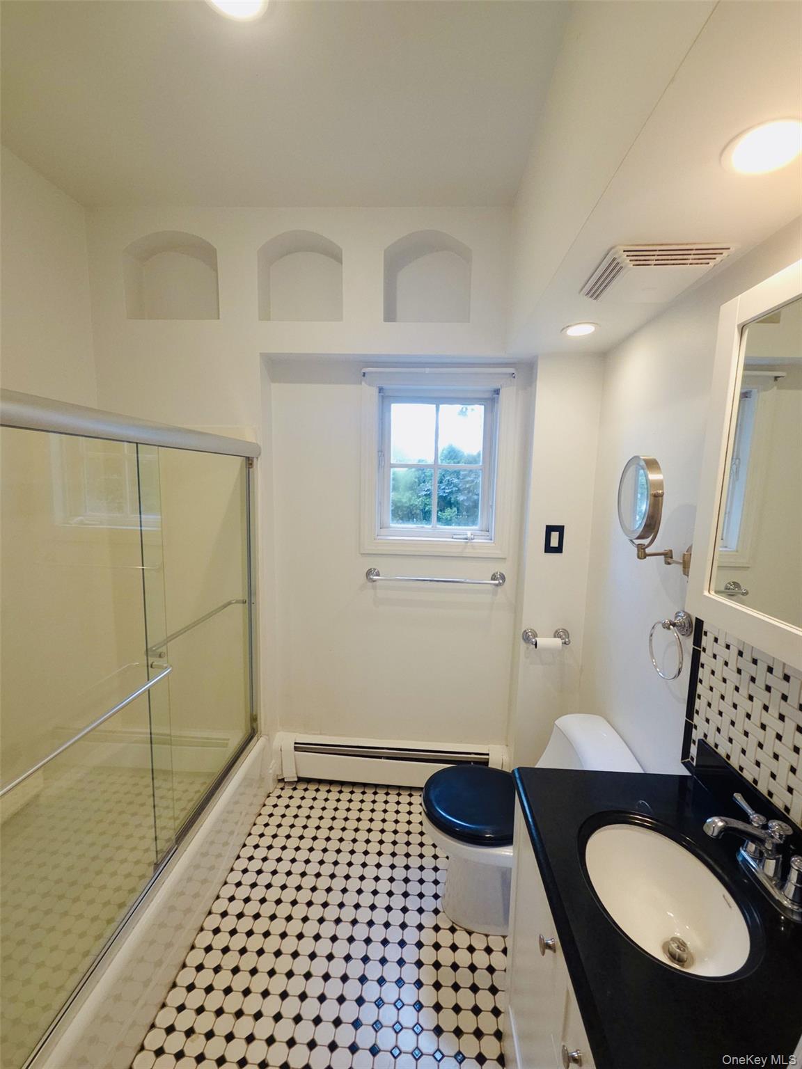 #16 photo, 1114 1st Avenue, New Hyde Park , NY 11040