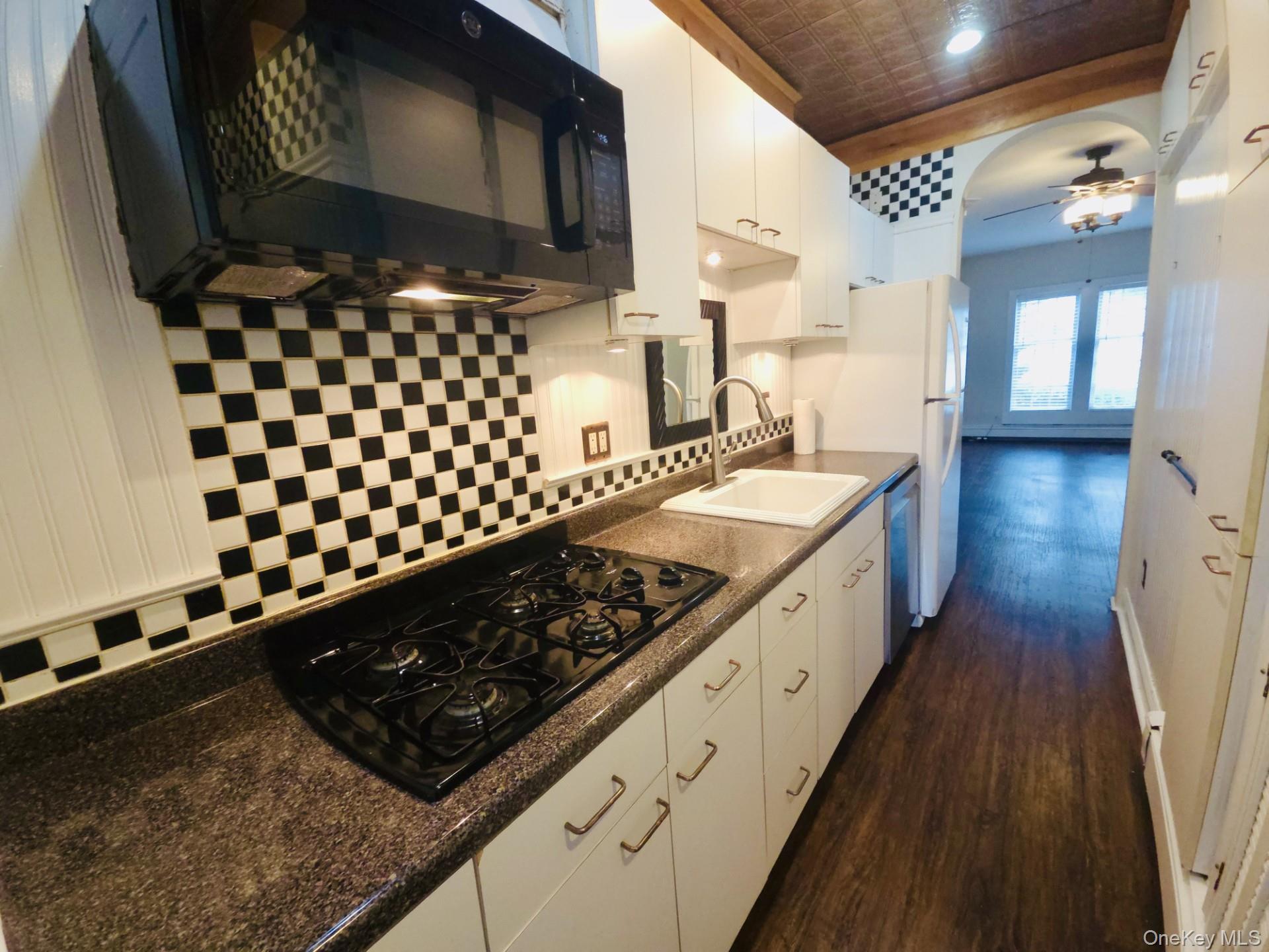 #9 photo, 1114 1st Avenue, New Hyde Park , NY 11040