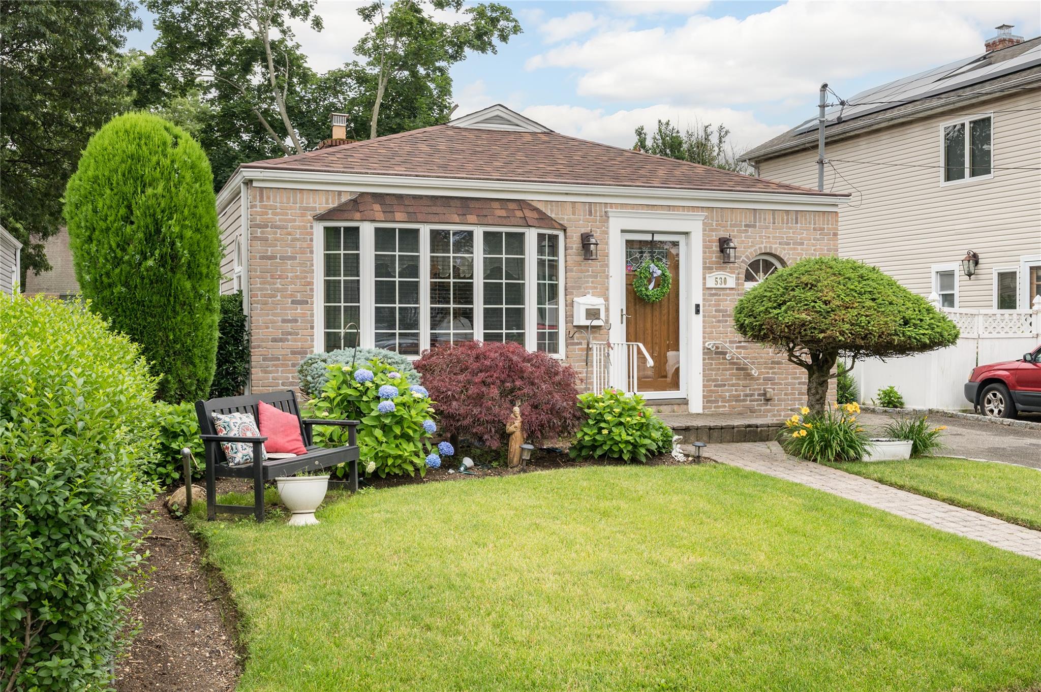 #1 photo, 530 Willow Street, ناسو South Hempstead , NY 11550