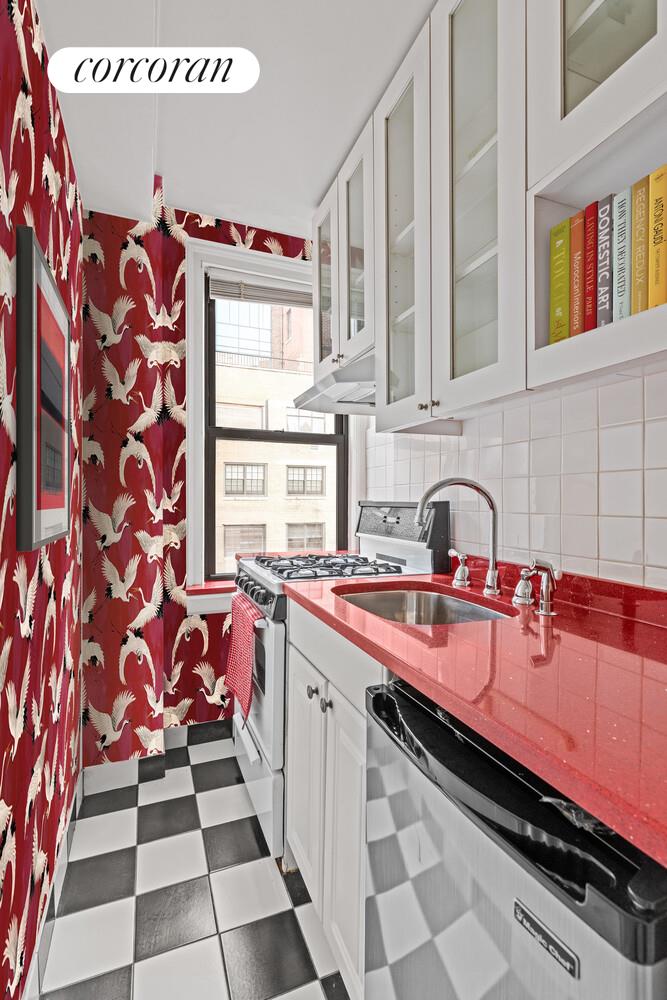 #4 photo, 45 5TH Avenue, Greenwich Village , NY 10003