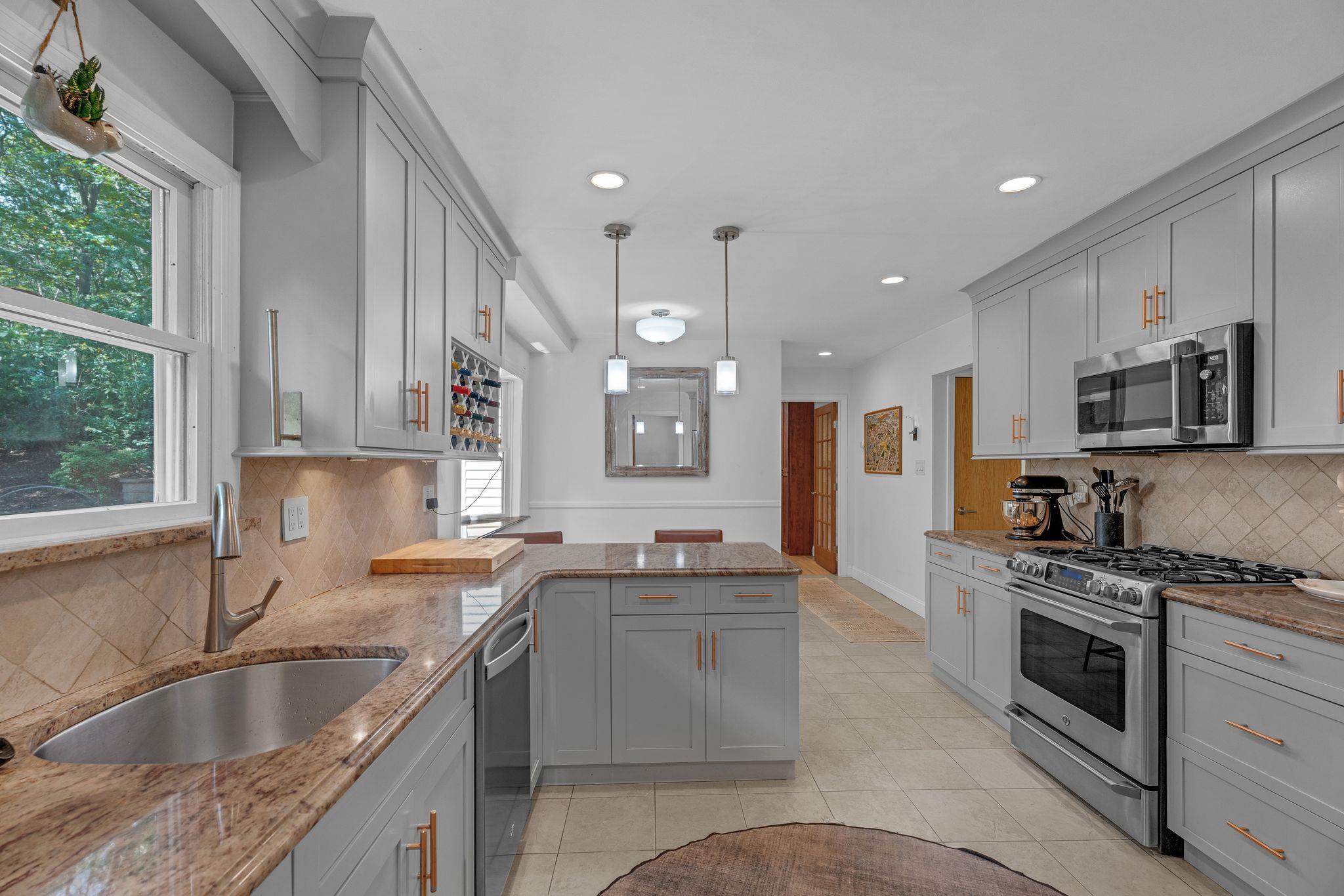 #16 photo, 23 Whistler Hill Lane, サフォーク郡 Elwood , NY 11743