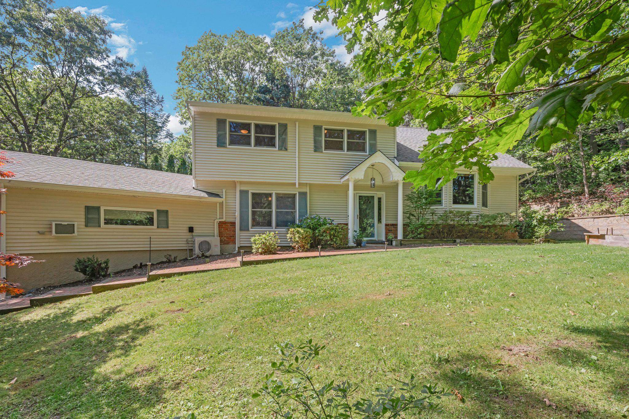 #3 photo, 23 Whistler Hill Lane, サフォーク郡 Elwood , NY 11743