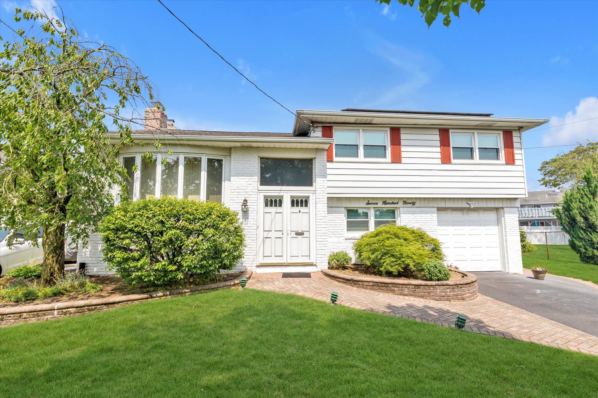 #1 photo, 790 Adams Street, ناسو Baldwin , NY 11510