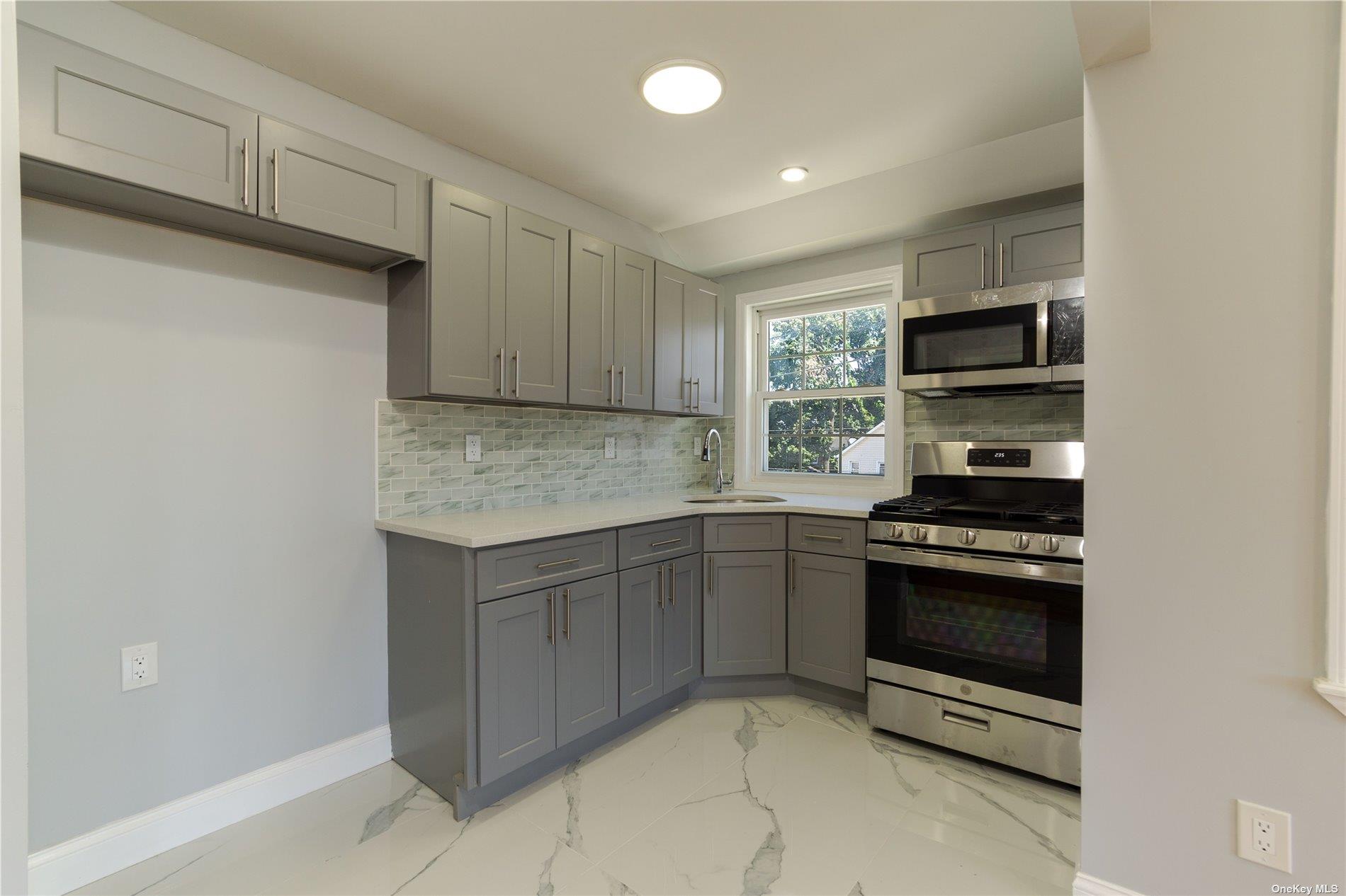 #4 photo, 120-60 Smith Street, كوينز Jamaica , NY 11434