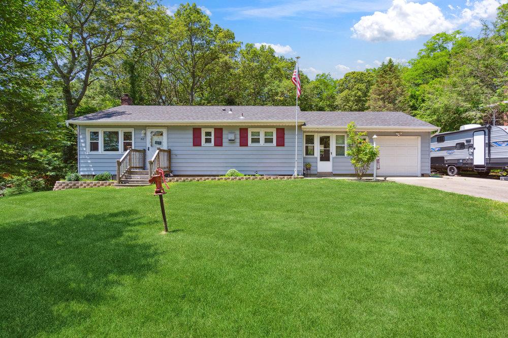 #1 photo, 62 Hempstead Drive, سوفولك Sound Beach , NY 11789