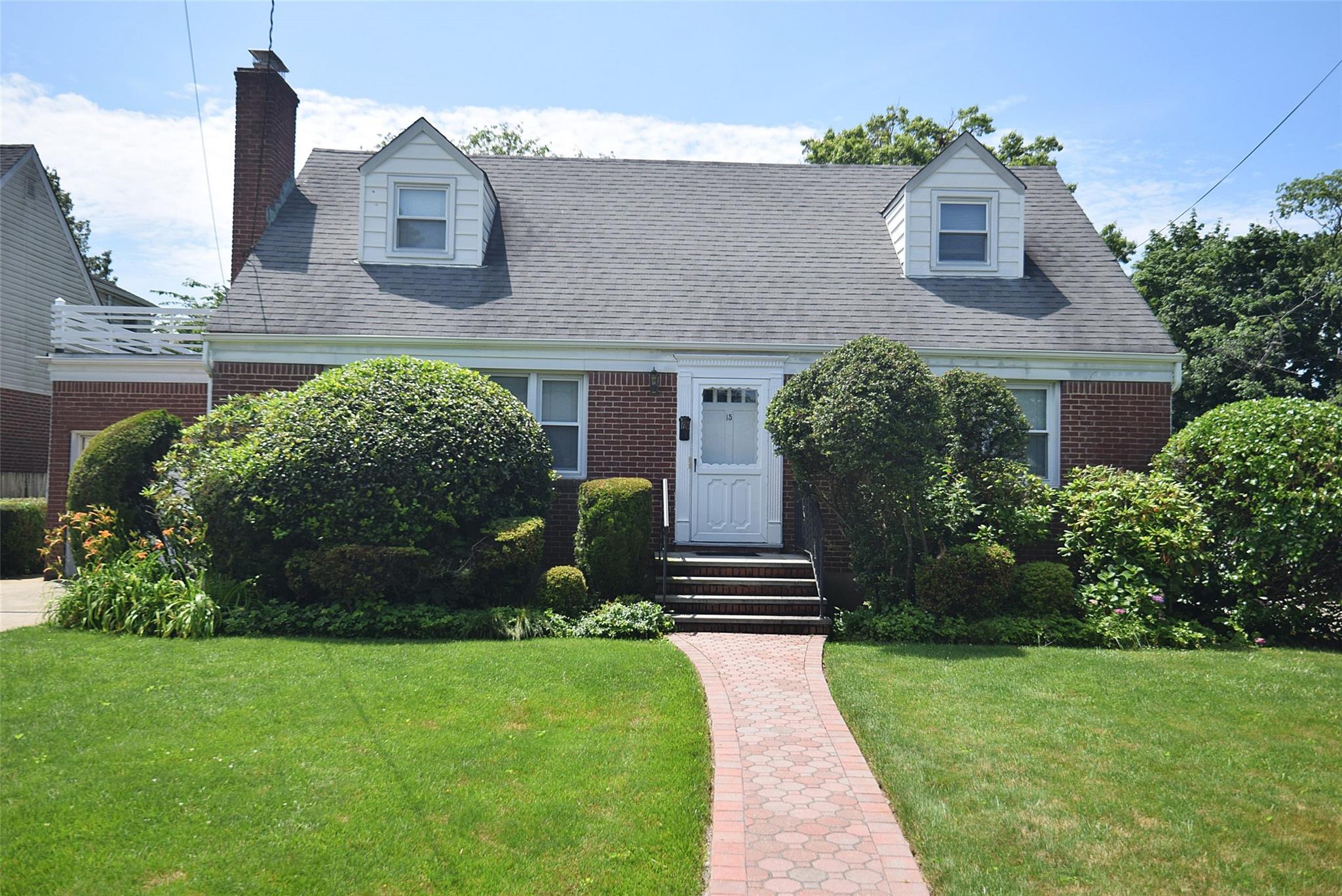 #1 photo, 15 Rhame Avenue, ناسو East Rockaway , NY 11518