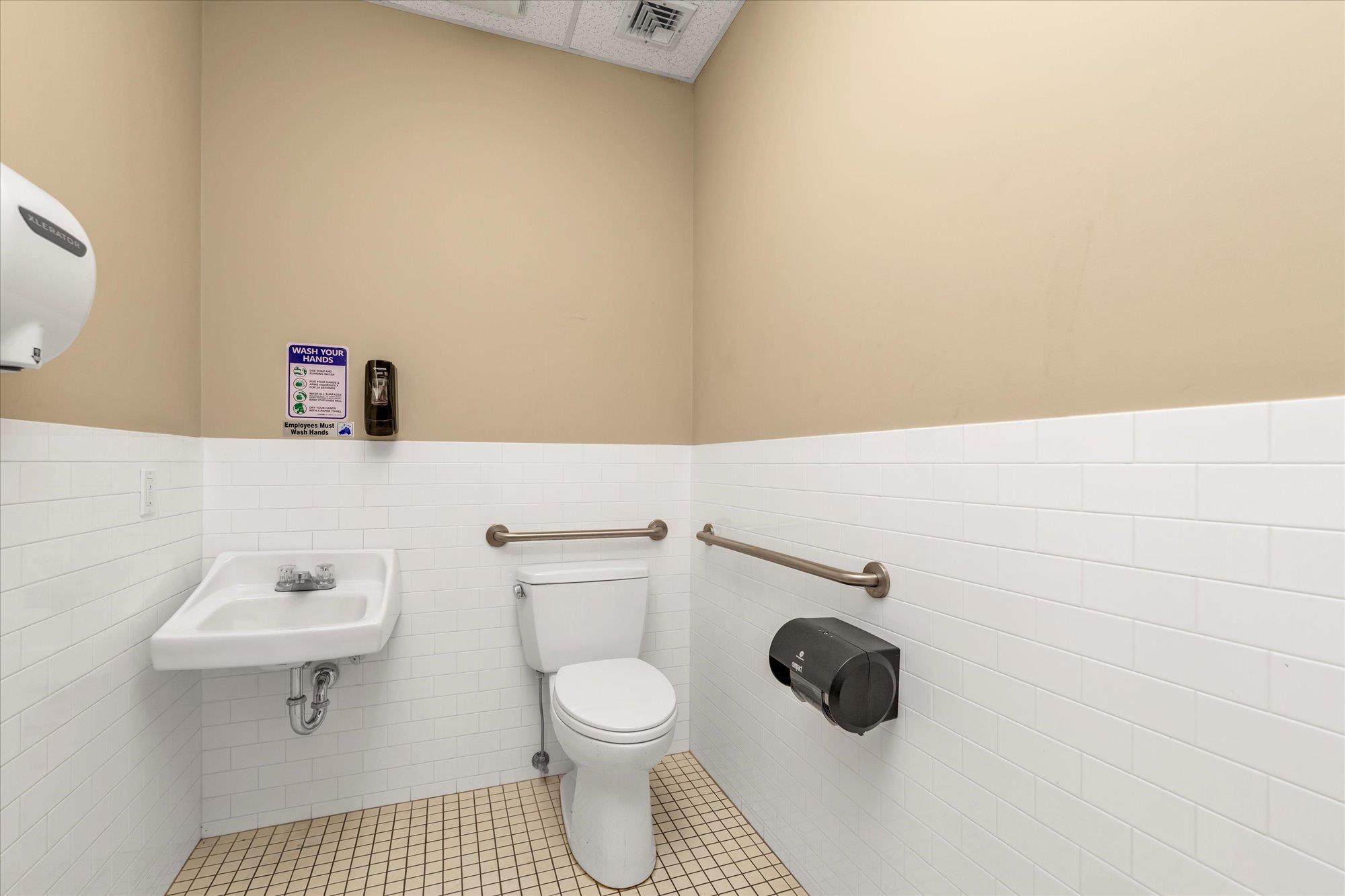 #14 photo, 2710 Long Beach Road, ナッソー郡 Oceanside , NY 11572