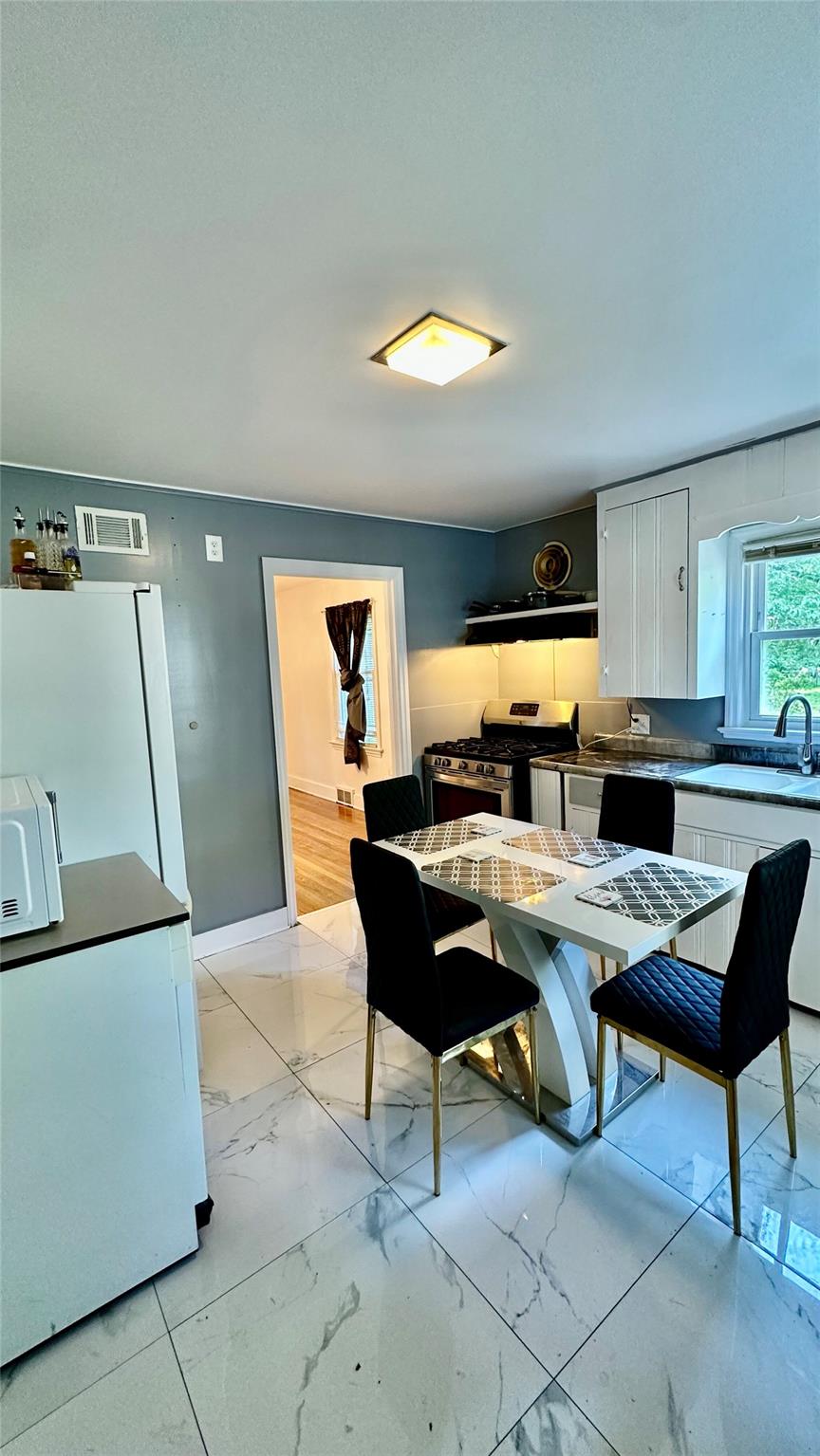 #7 photo, 87 Mountain Avenue, Middletown , NY 10940