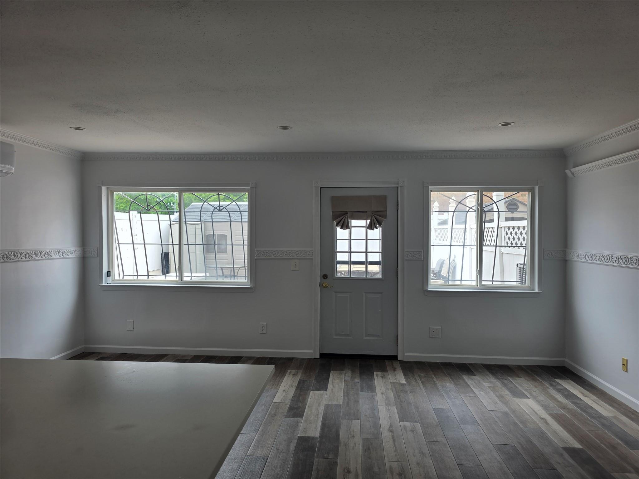 #1 photo, 125 Whiteplains Road, برونكس Bronx , NY 10473