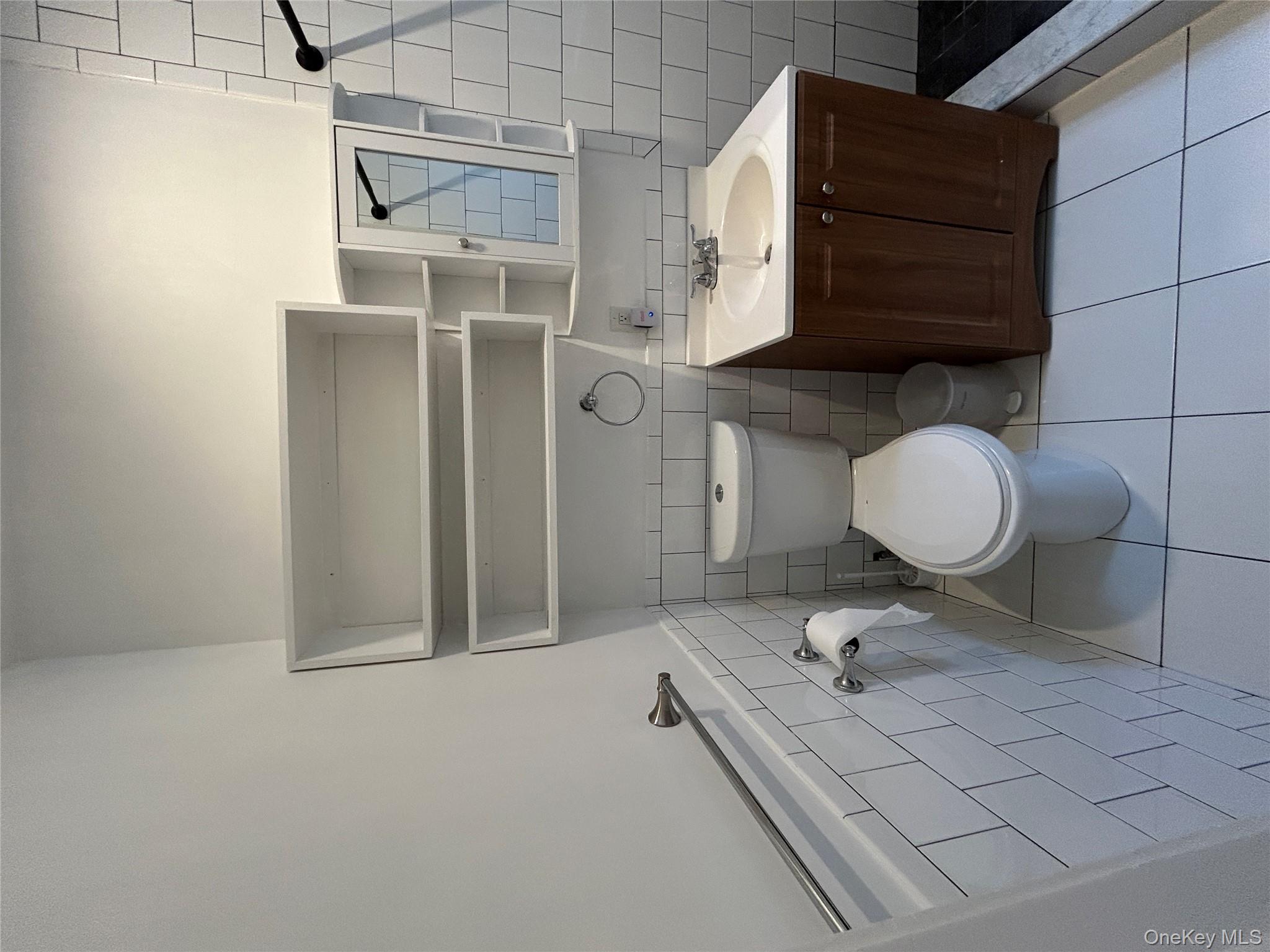 #9 photo, 379 Huguenot Street, New Rochelle , NY 10801