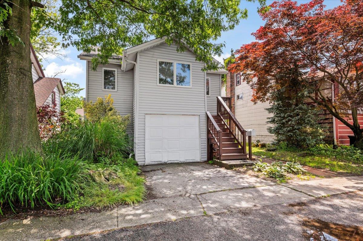 #1 photo, 722 Brook Court, North Baldwin , NY 11510