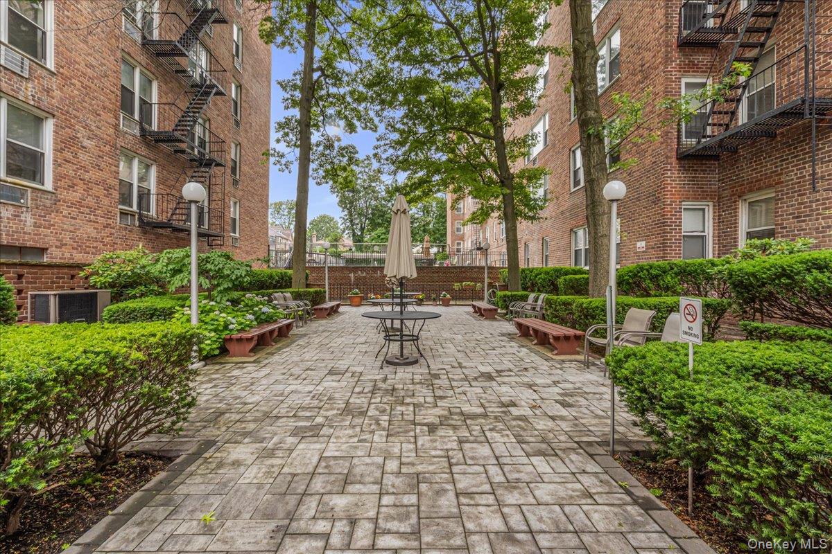 #16 photo, 54-44 Little Neck Parkway, クイーンズ区 Little Neck , NY 11362