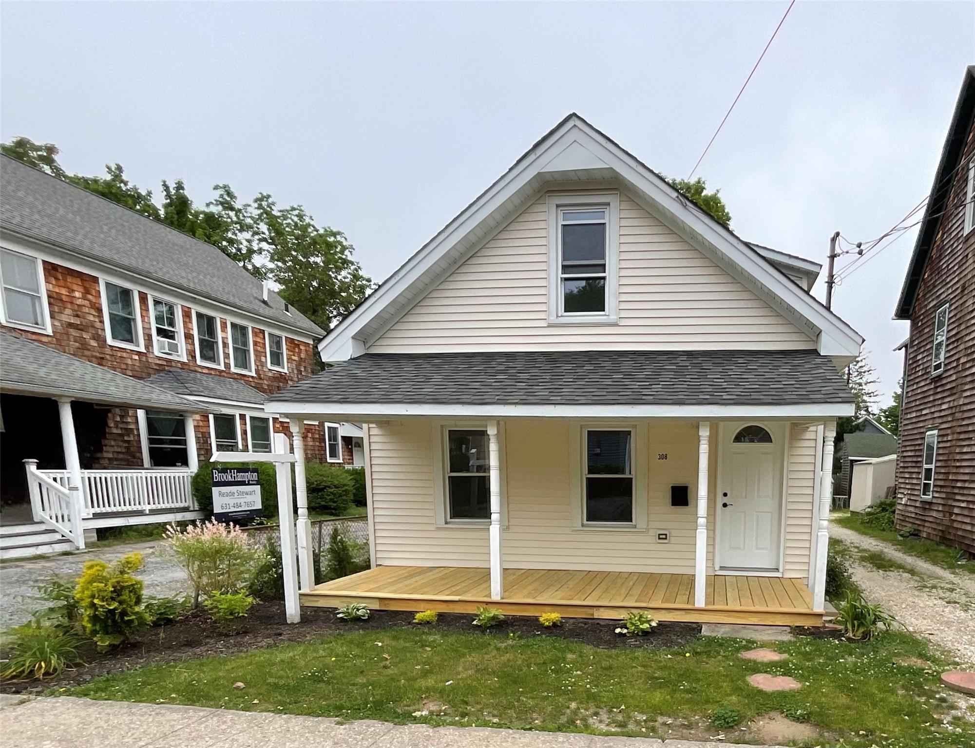 #1 photo, 308 East Avenue, Riverhead , NY 11901