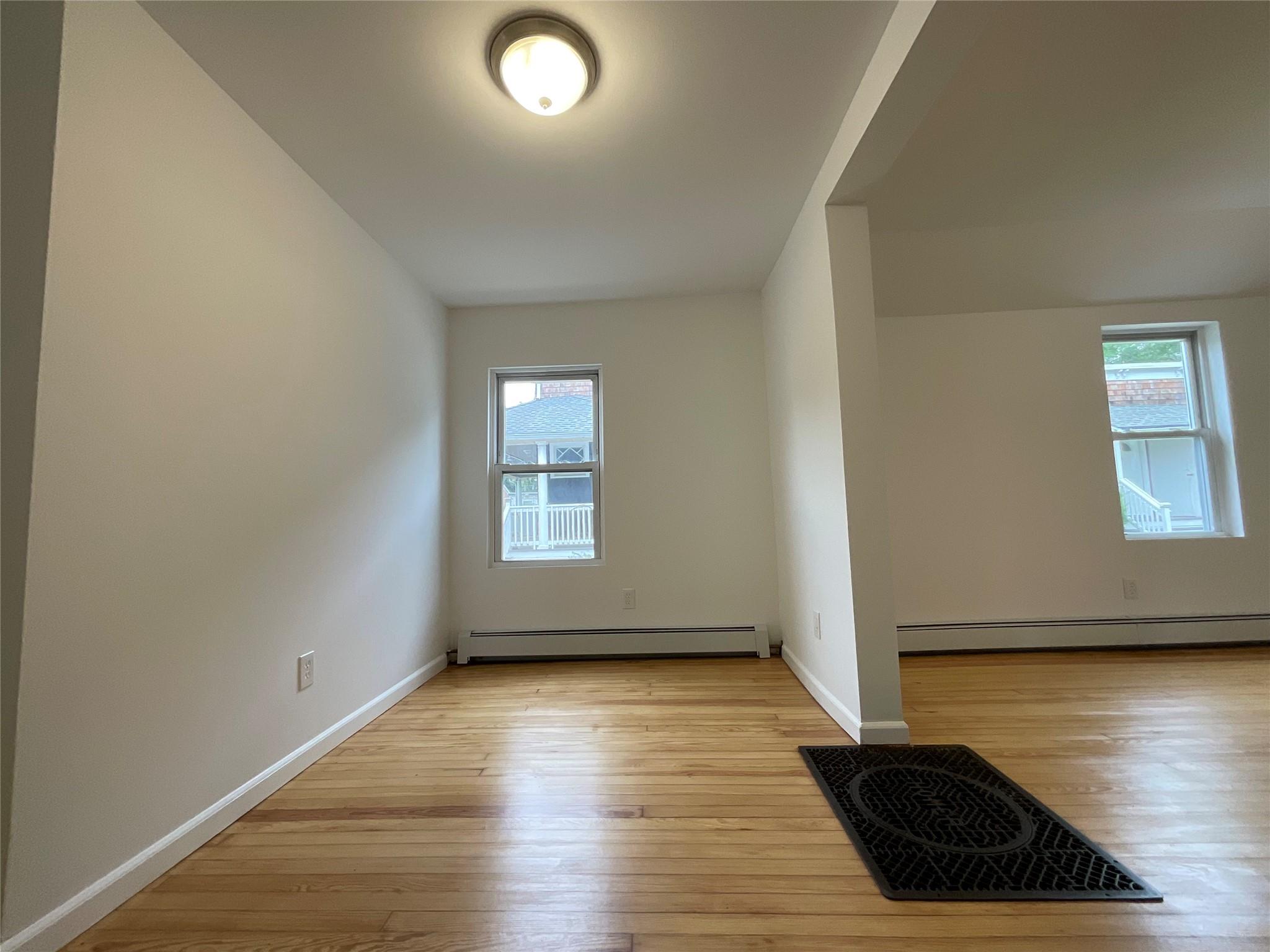 #12 photo, 308 East Avenue, サフォーク郡 Riverhead , NY 11901