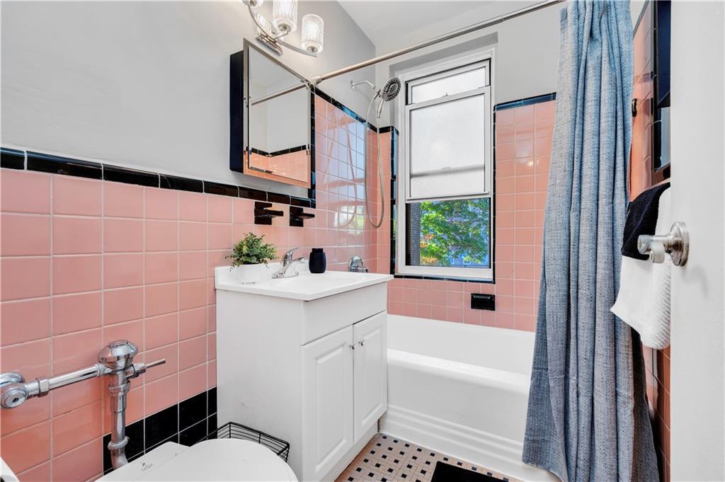 #18 photo, 9707 4th Avenue, ブルックリン区 Brooklyn , NY 11209