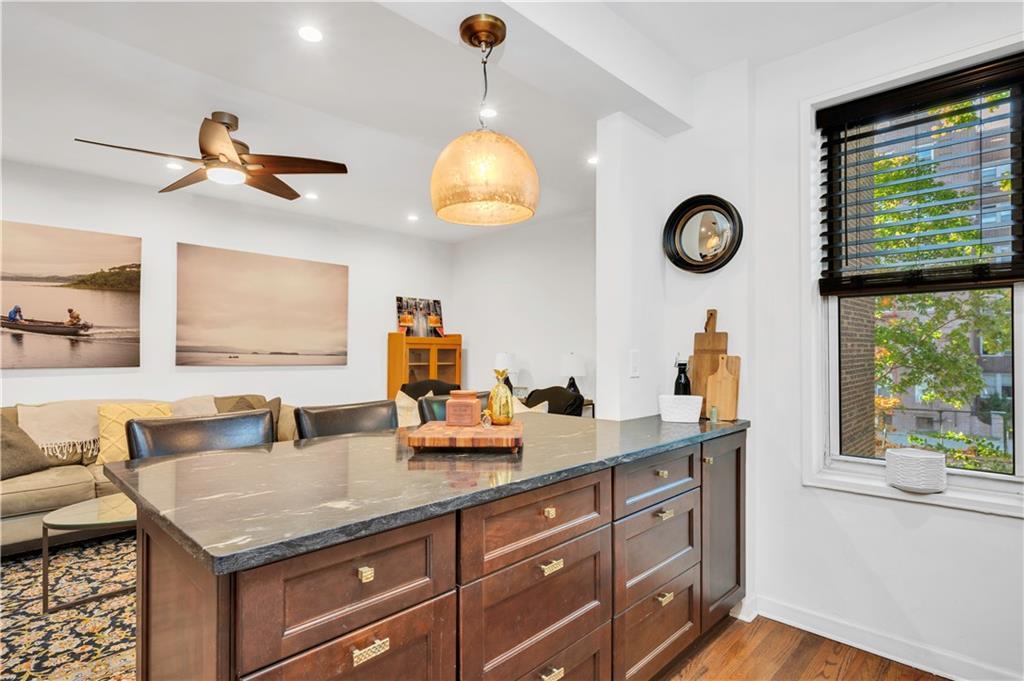 #4 photo, 9707 4th Avenue, ブルックリン区 Brooklyn , NY 11209