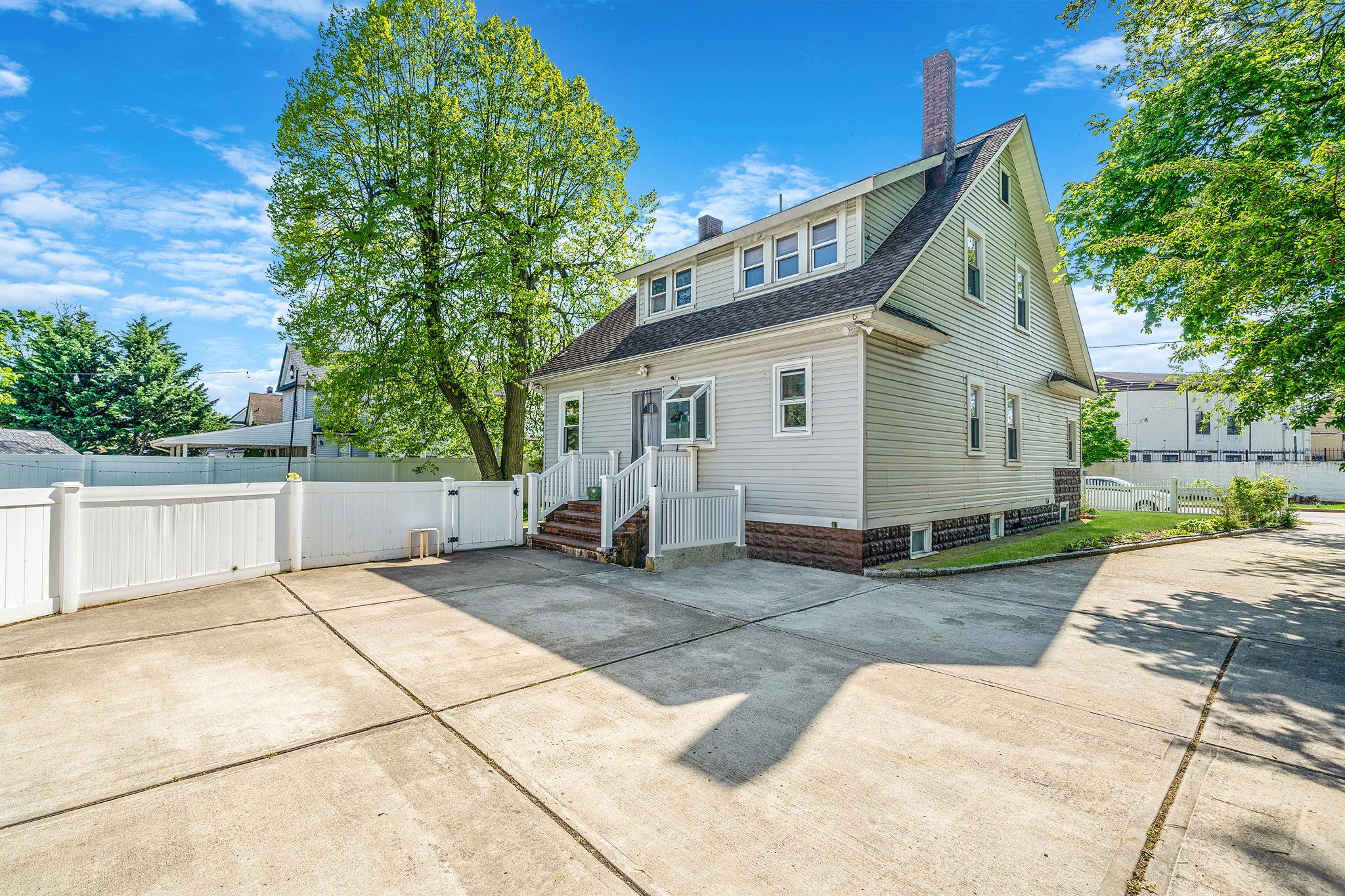 #12 photo, 26 Rosedale Avenue, Freeport , NY 11520