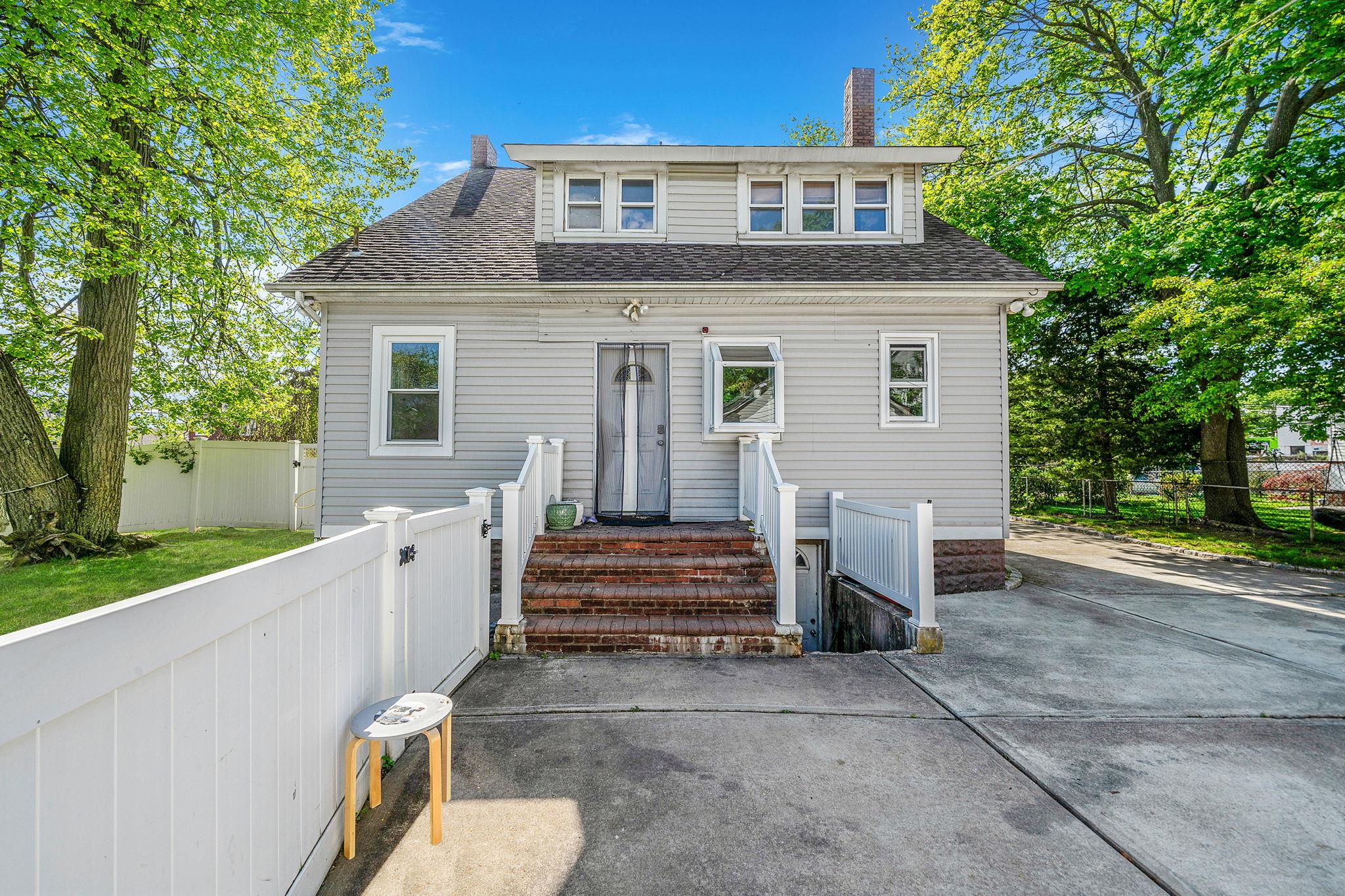 #14 photo, 26 Rosedale Avenue, Freeport , NY 11520