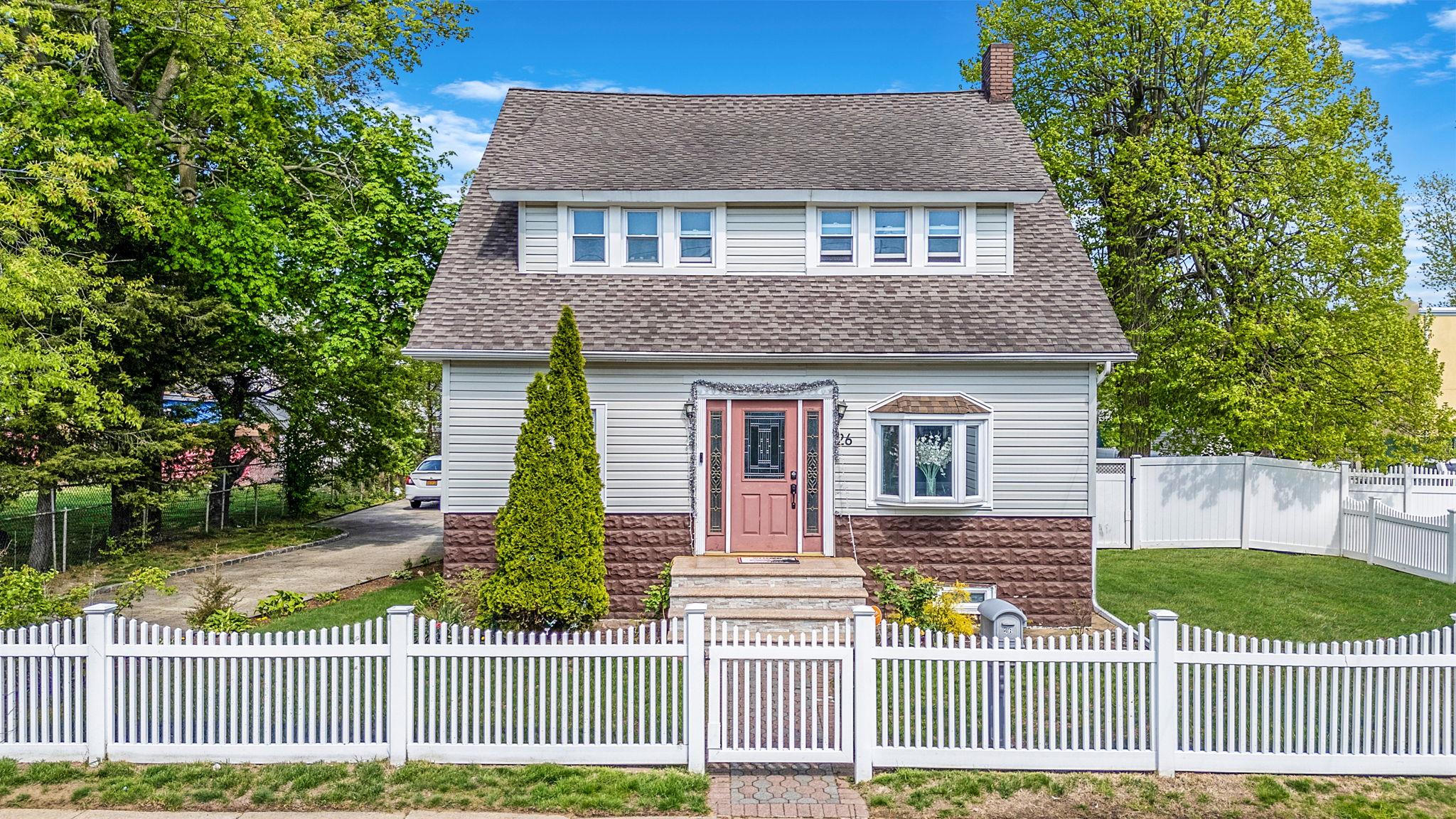 #3 photo, 26 Rosedale Avenue, Freeport , NY 11520