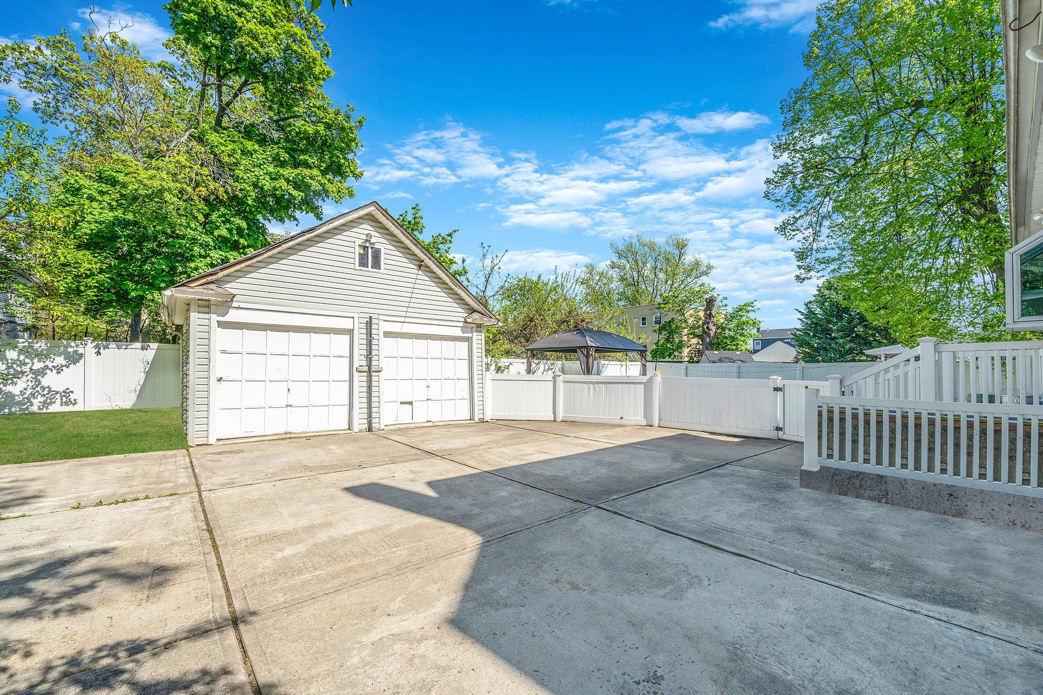 #7 photo, 26 Rosedale Avenue, Freeport , NY 11520