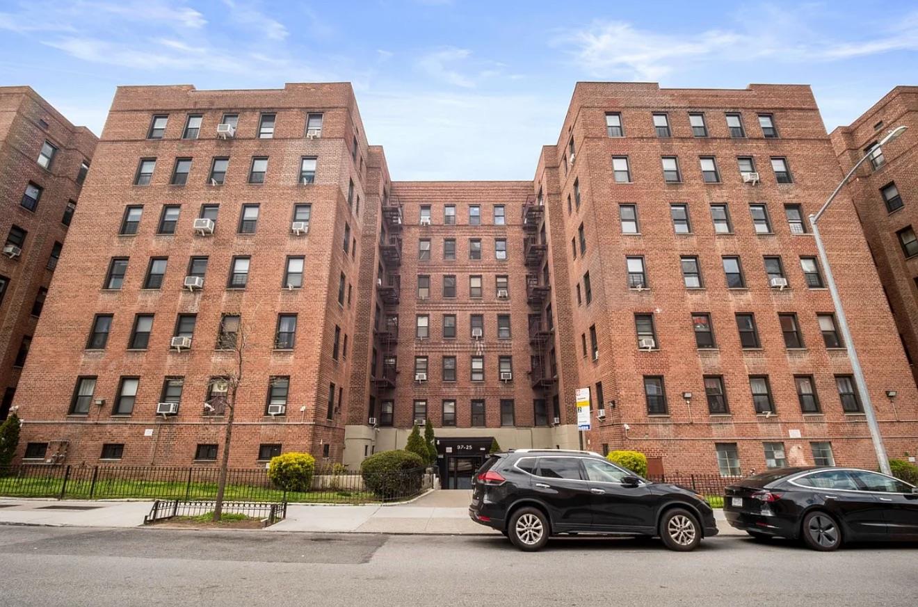 #1 photo, 97-25 64th Avenue, 皇后區 雷哥公園 Rego Park , NY 11374