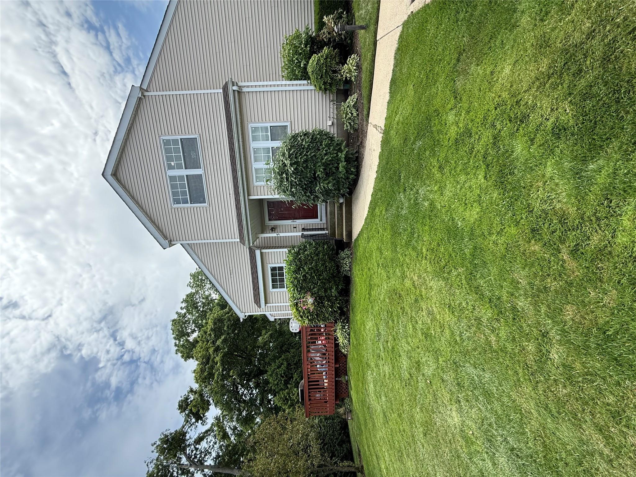 #1 photo, 5 Petersen Court, West Babylon , NY 11704