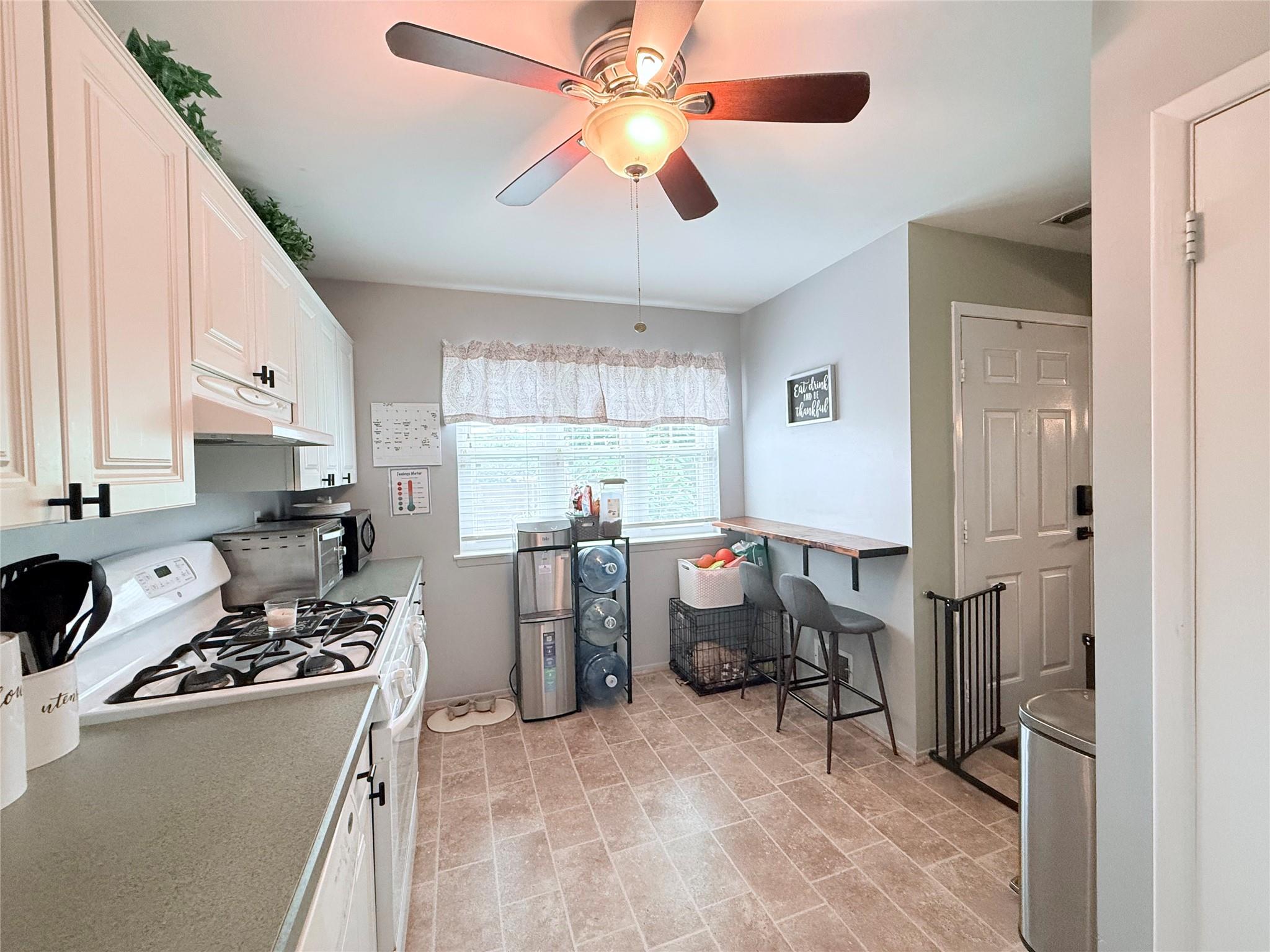 #10 photo, 5 Petersen Court, West Babylon , NY 11704