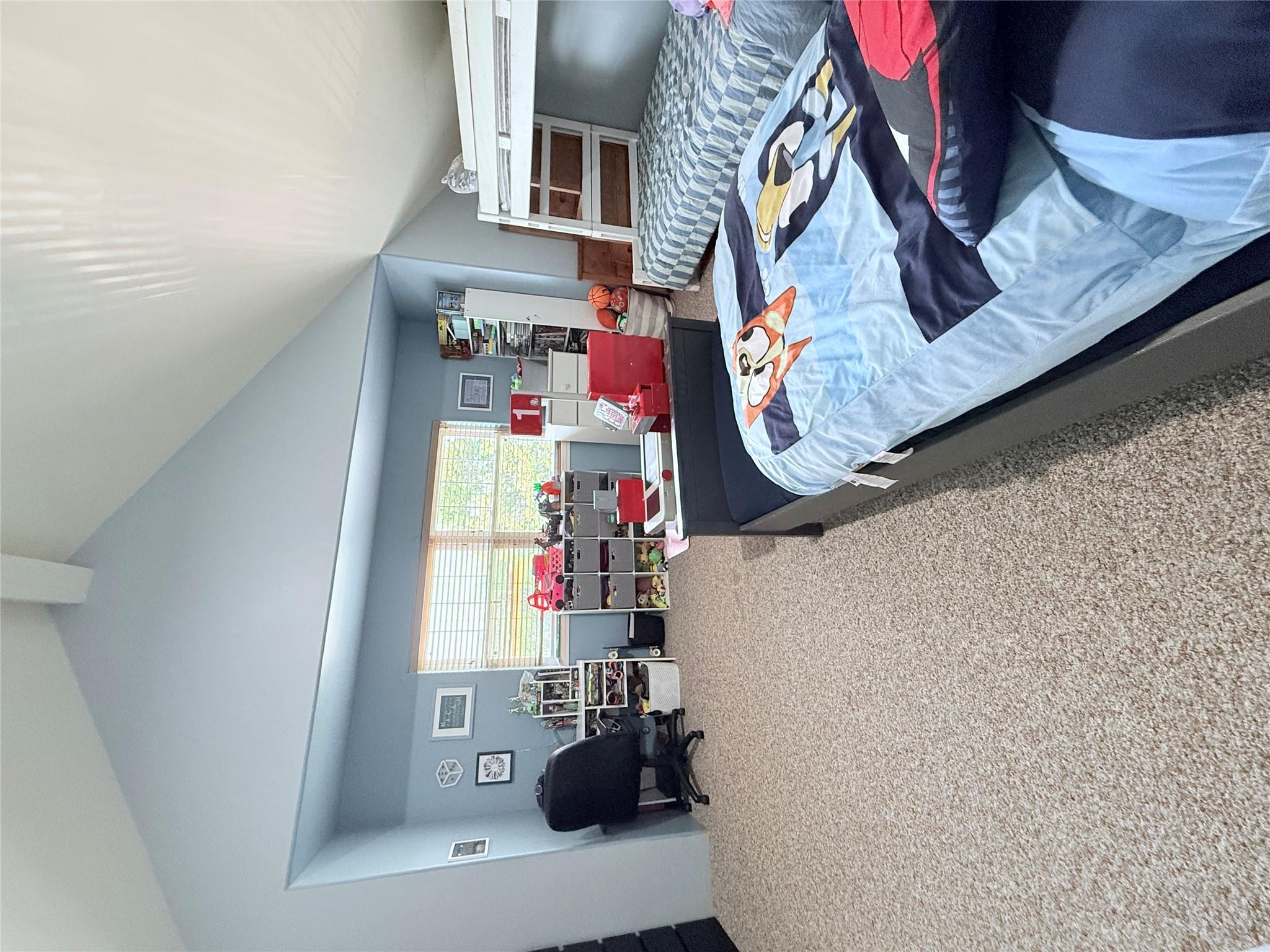 #13 photo, 5 Petersen Court, West Babylon , NY 11704