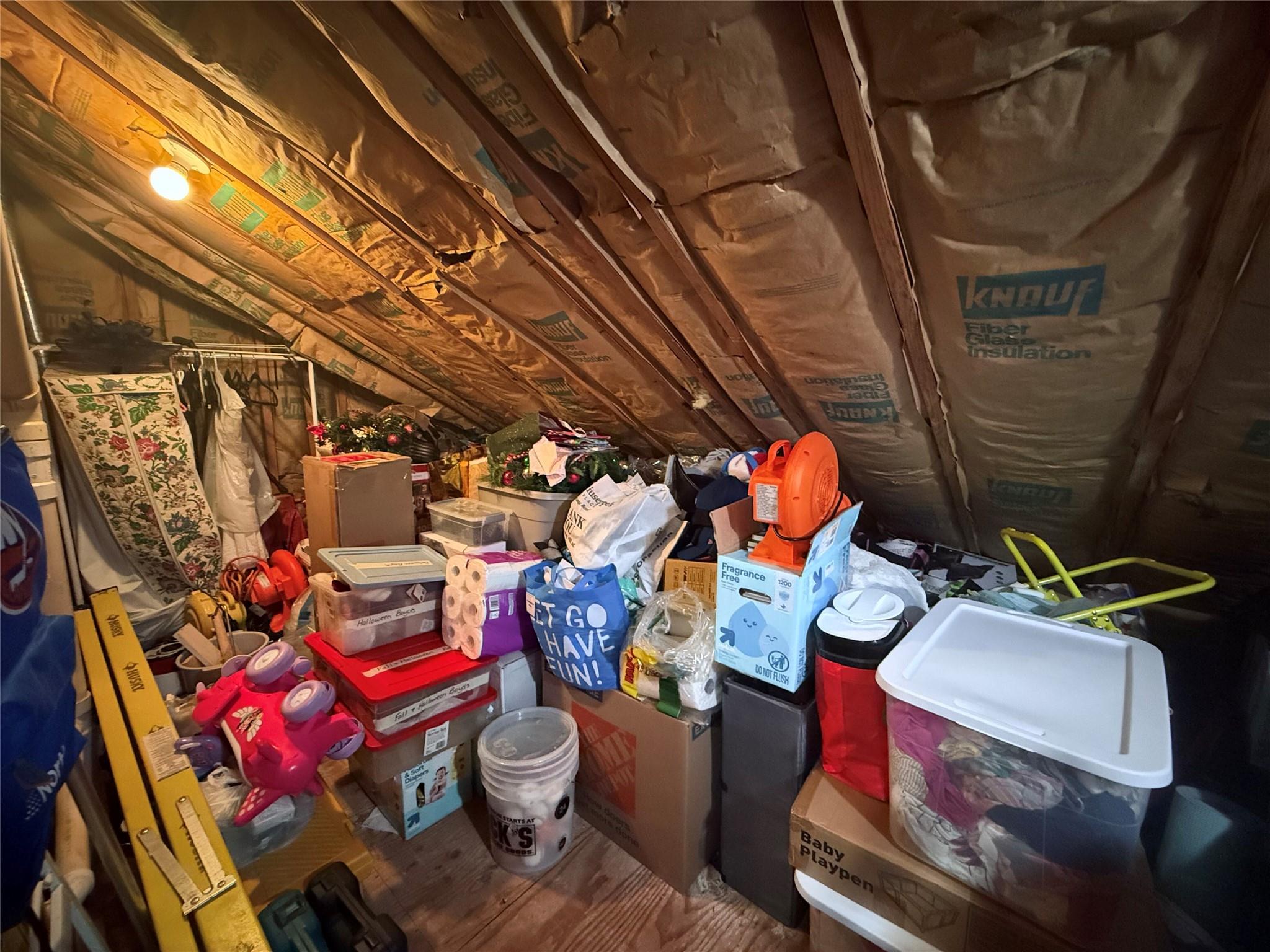 #17 photo, 5 Petersen Court, West Babylon , NY 11704