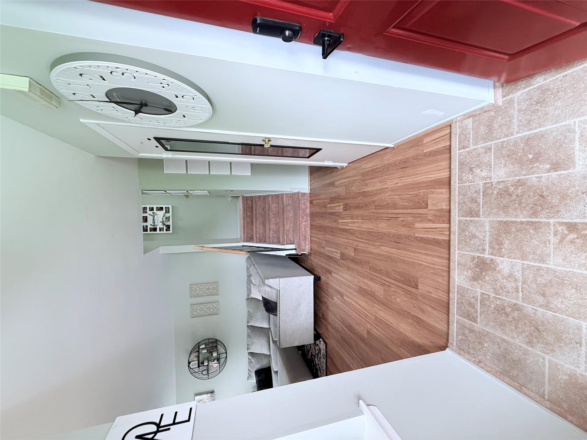 #2 photo, 5 Petersen Court, West Babylon , NY 11704