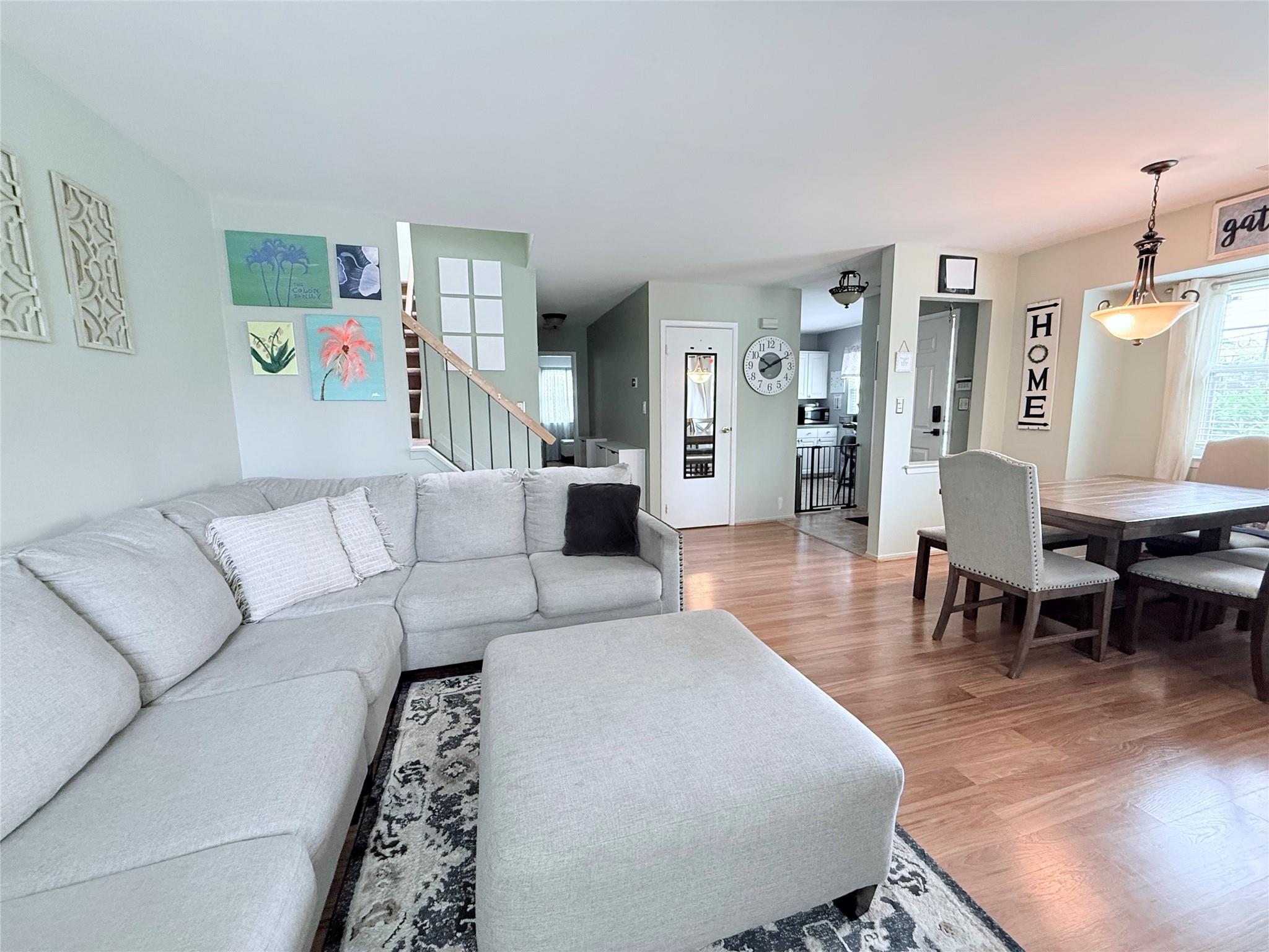 #5 photo, 5 Petersen Court, West Babylon , NY 11704