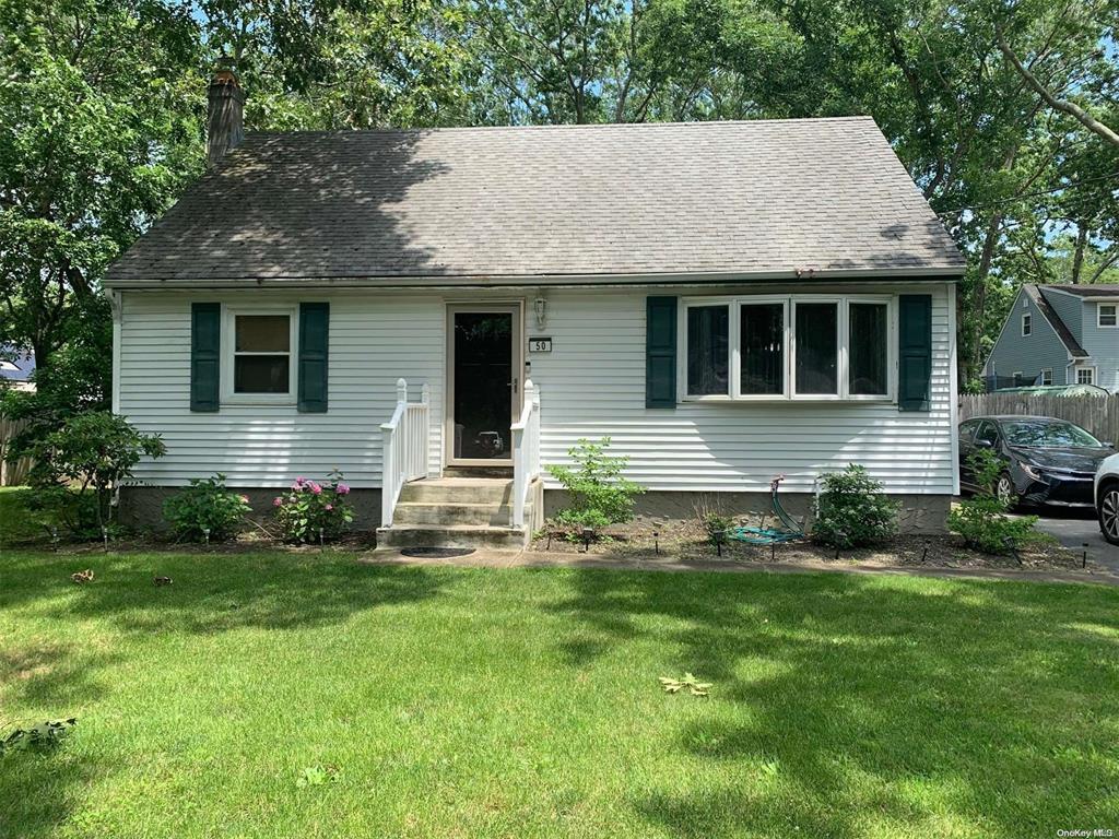 #1 photo, 50 Oakland Drive, Riverhead , NY 11901