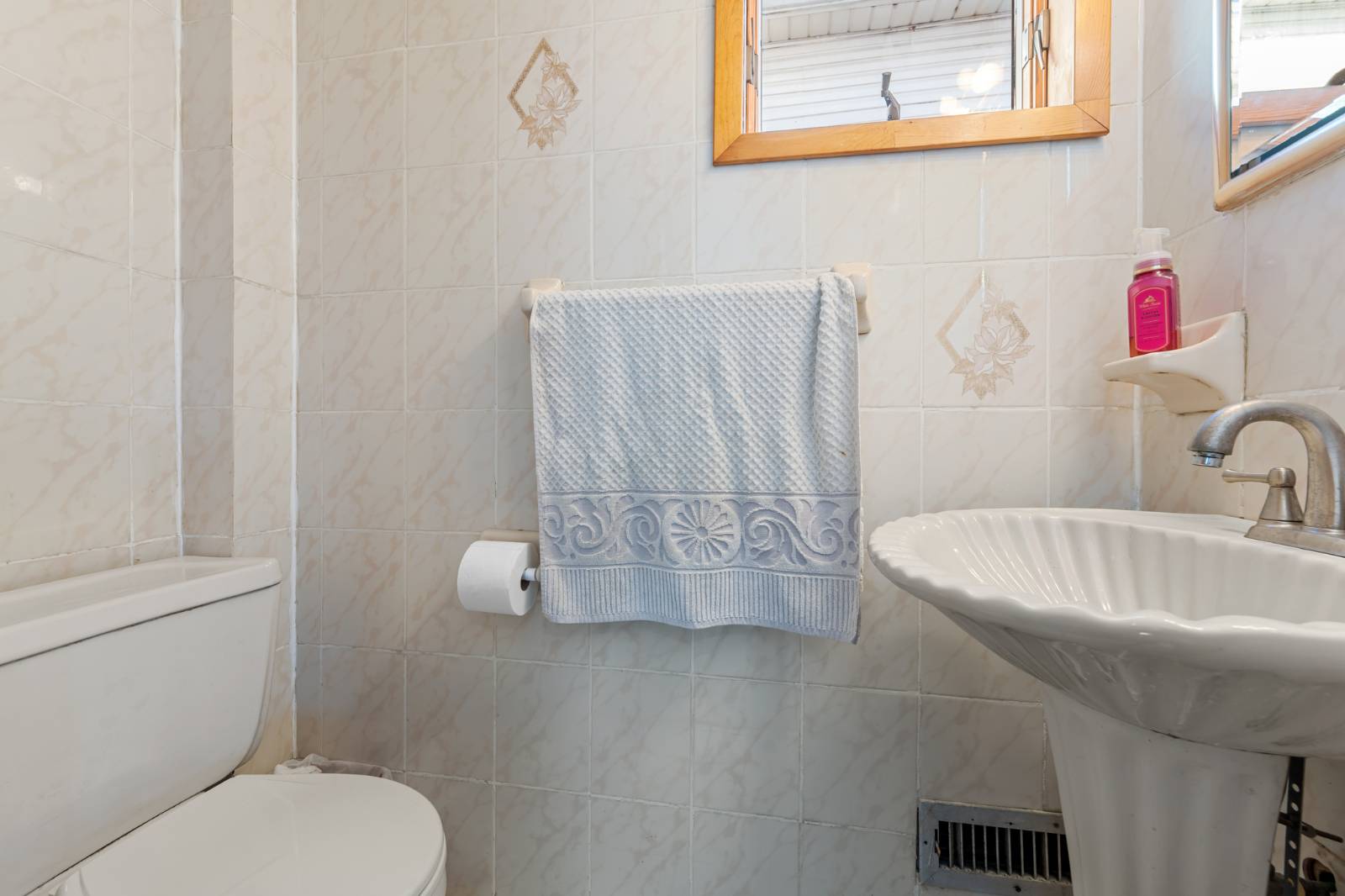 #19 photo, 2452 E 74th St, ブルックリン区 Bergen Beach , NY 11234