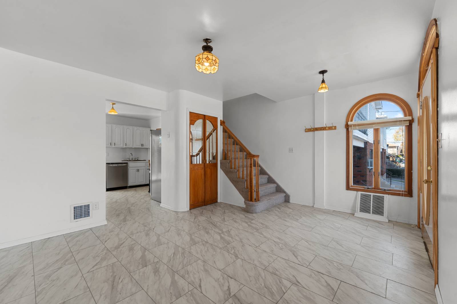 #3 photo, 2452 E 74th St, ブルックリン区 Bergen Beach , NY 11234