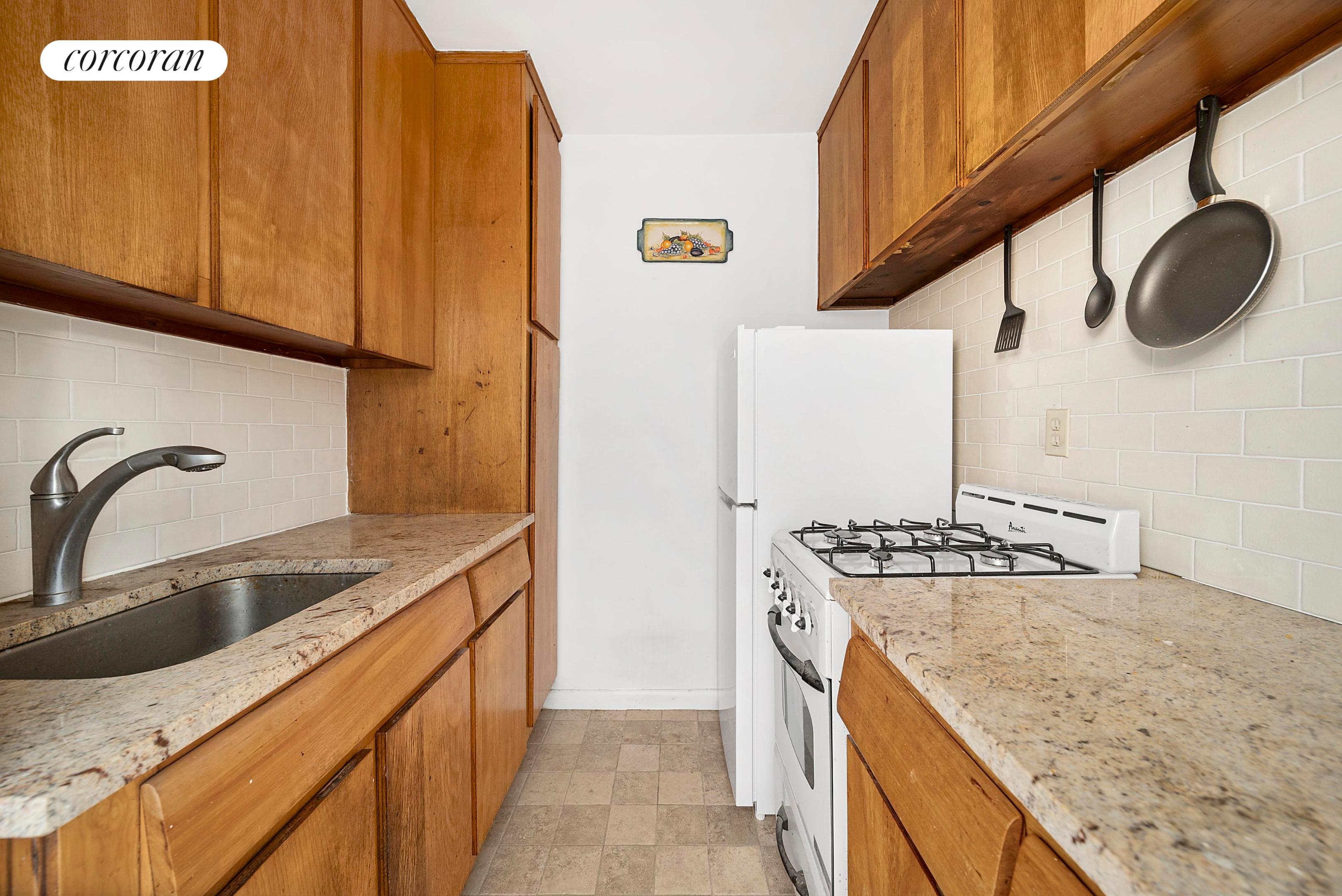 #5 photo, 345 E 52ND Street, マンハッタン Turtle Bay , NY 10022