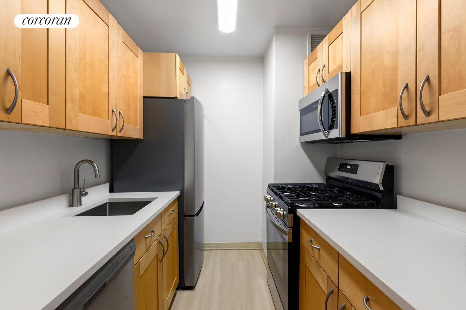 #6 photo, 404 E 79TH Street, Lenox Hill , NY 10075