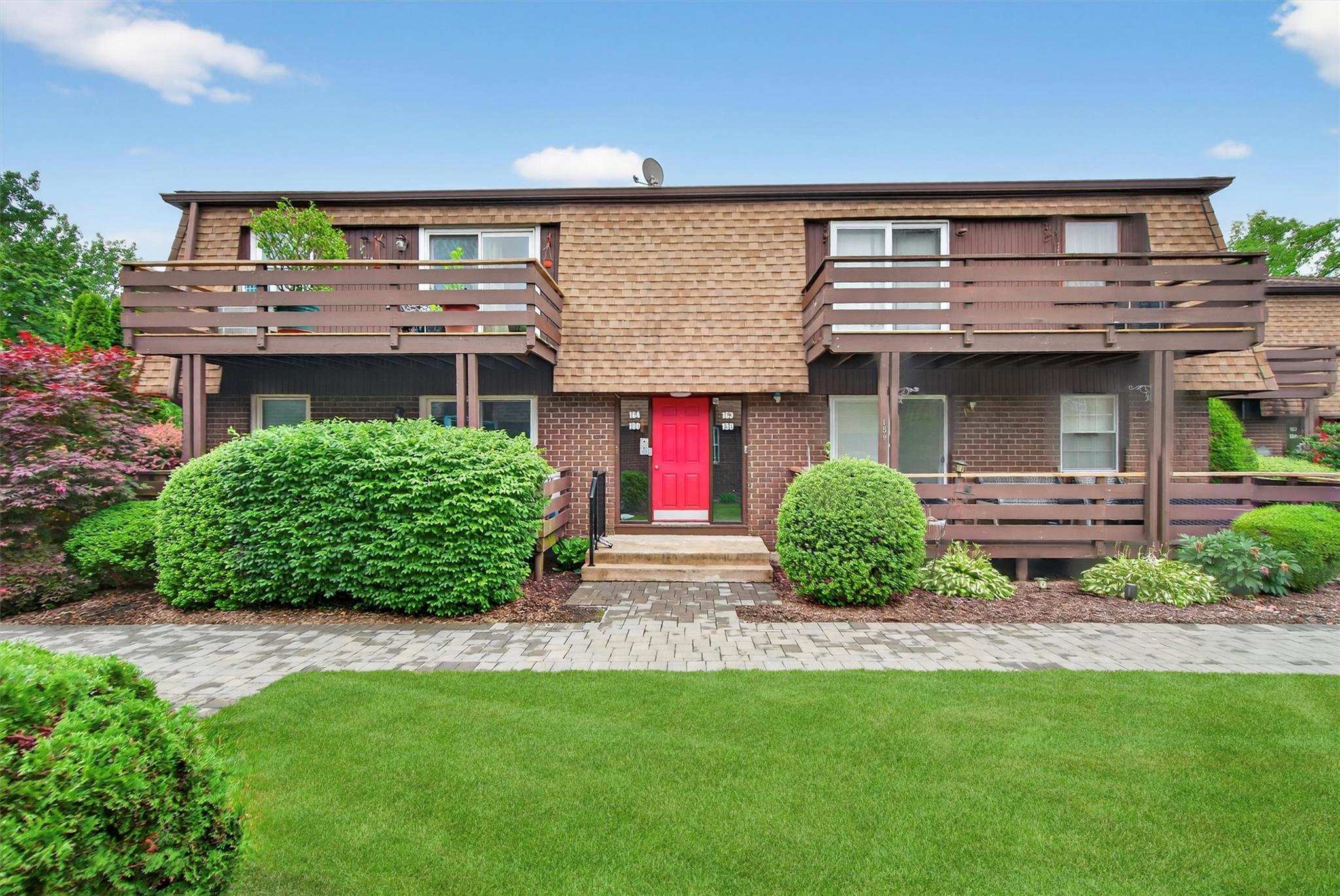 #1 photo, 160 New Holland Village, 紐約州 Nanuet , NY 10954