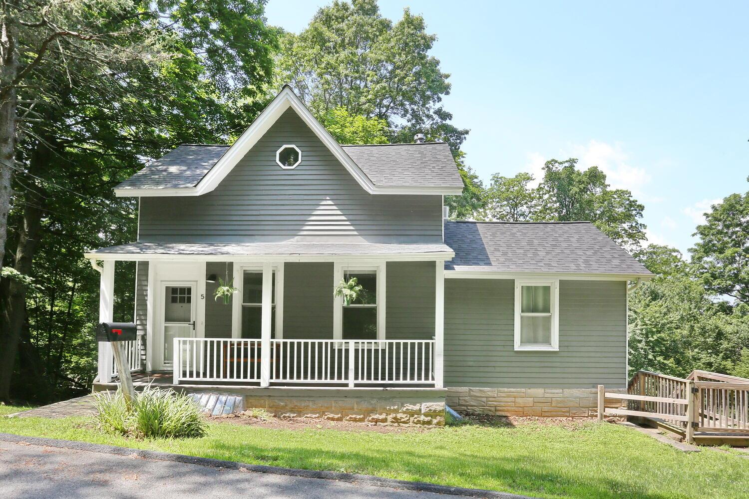 #1 photo, 5 Collyer Avenue, Valley Cottage , NY 10989