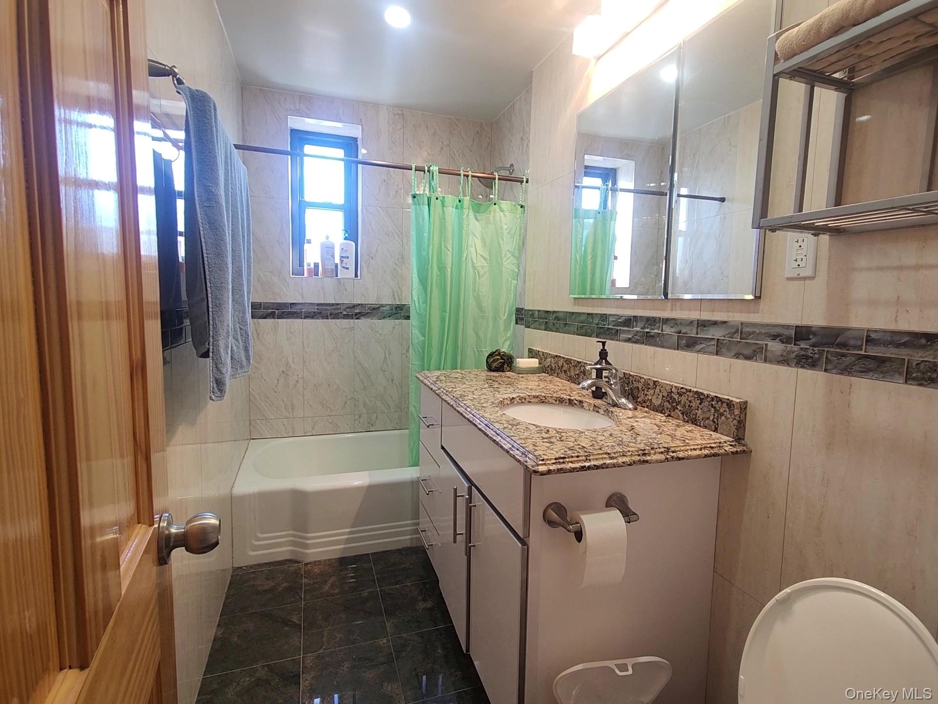 #12 photo, 32-45 90 Street, クイーンズ区 East Elmhurst , NY 11369