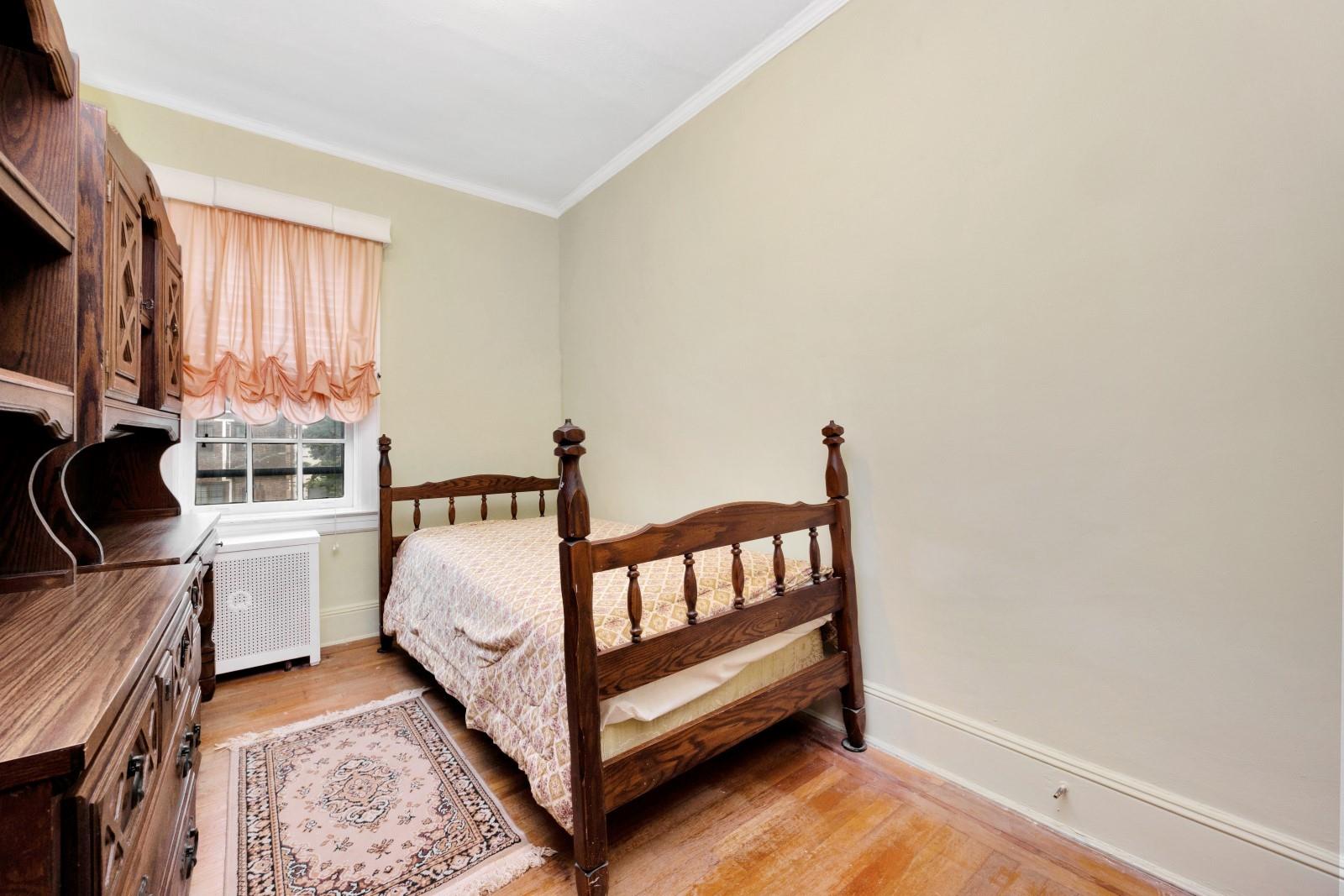 #14 photo, 64-66 82nd Place, クイーンズ区 Middle Village , NY 11379