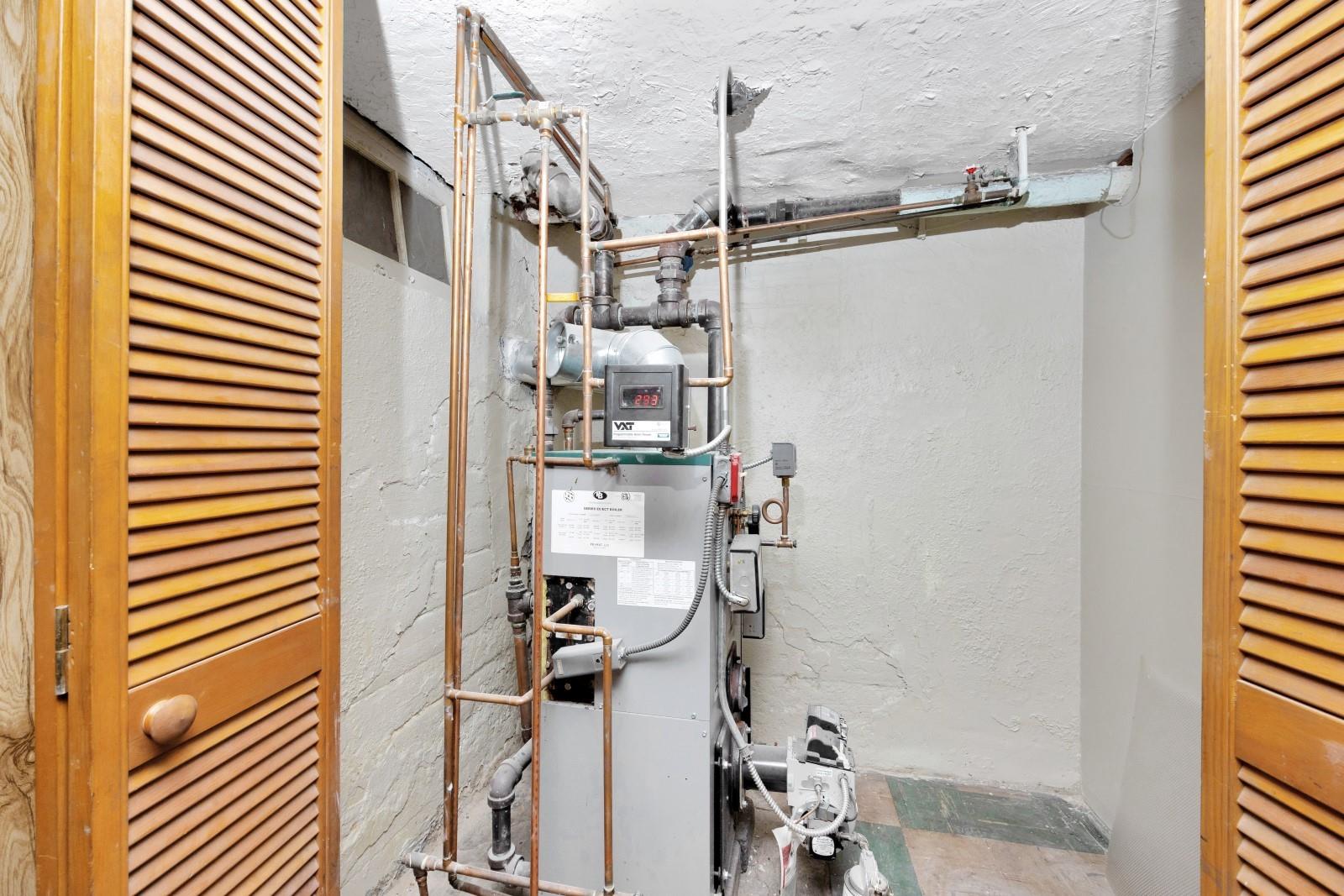 #19 photo, 64-66 82nd Place, クイーンズ区 Middle Village , NY 11379